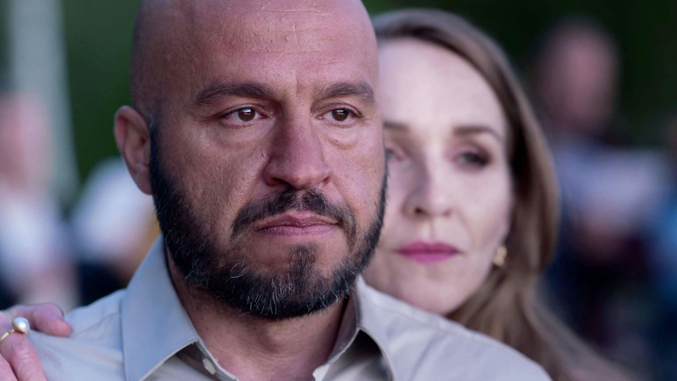 Dar Salim som Christian og Sonja Richter som Leonora.