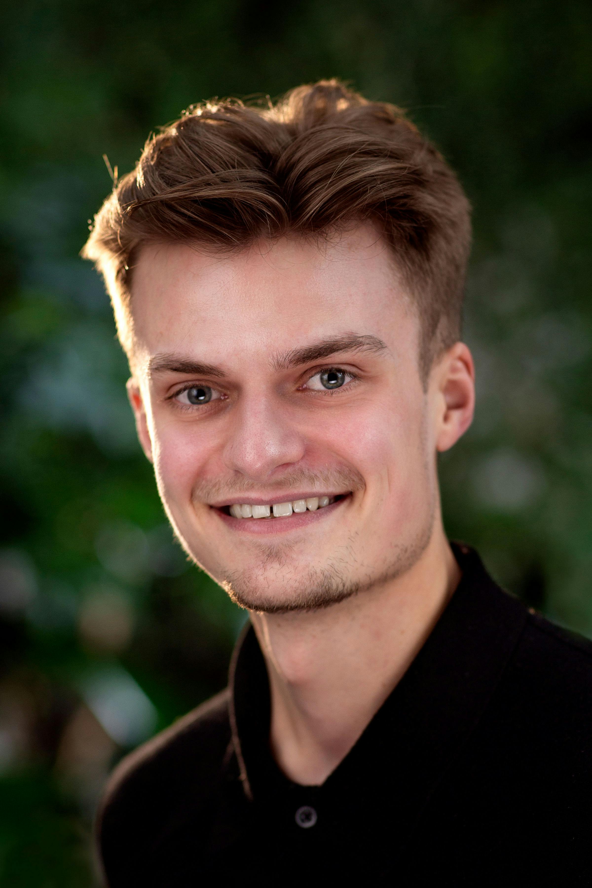 Jasper Oliver Stengel Finsen, 21, fra Jægerspris har mange jern i ilden.