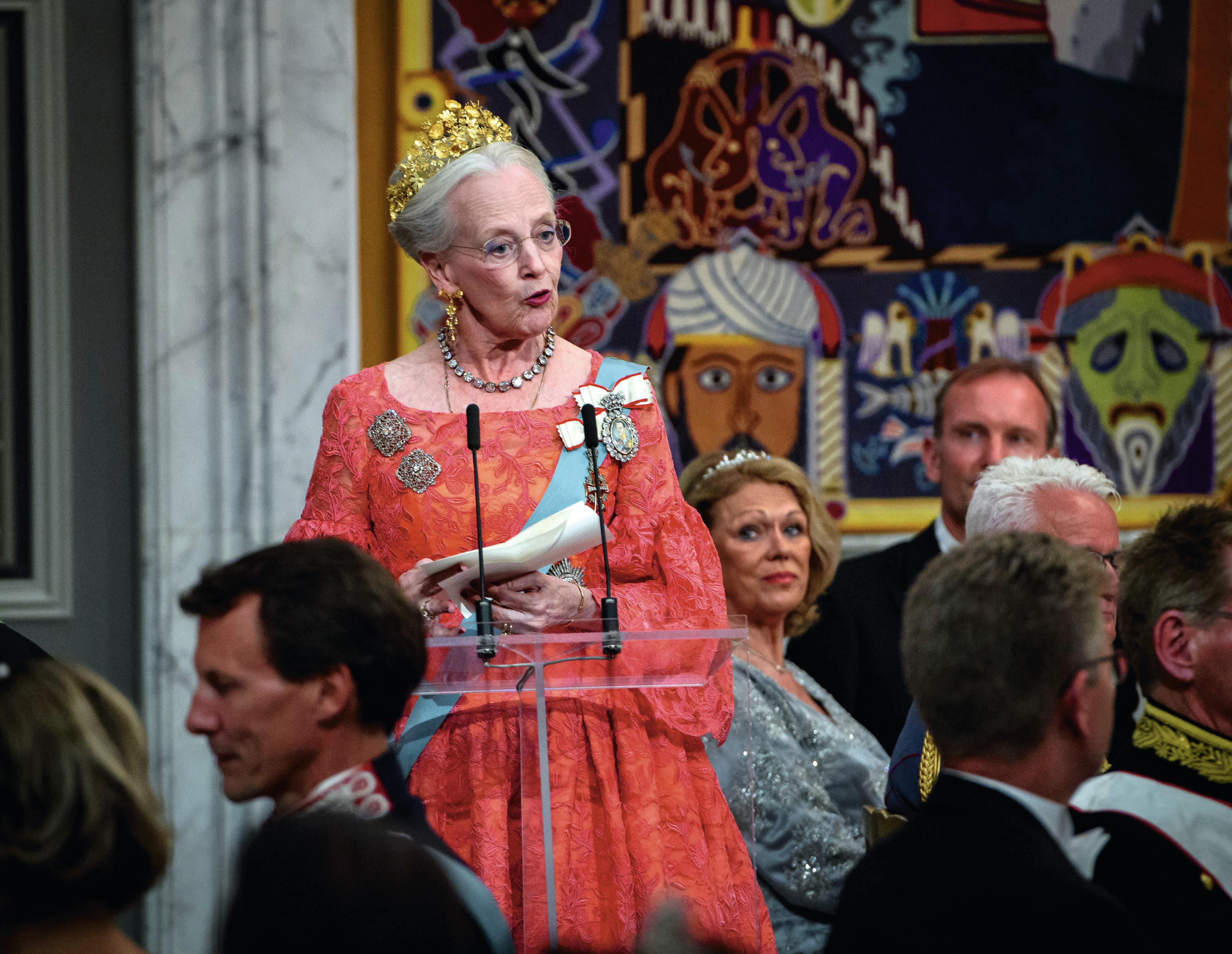 Dronning Margrethe vil holde en tale, og du kan følge med i fjernsynet.