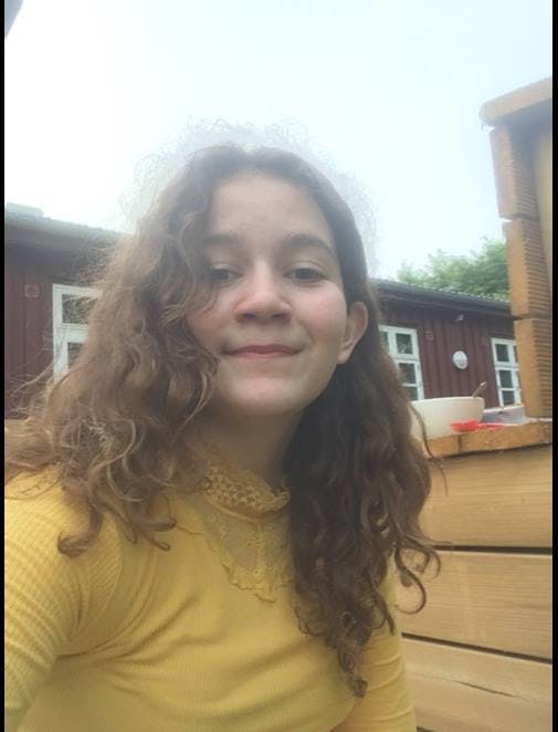 12-årige Isabella Hope Knudsen har været væk siden mandag, hvor hun sidst blev set omkring rådhuset i Hornslet.