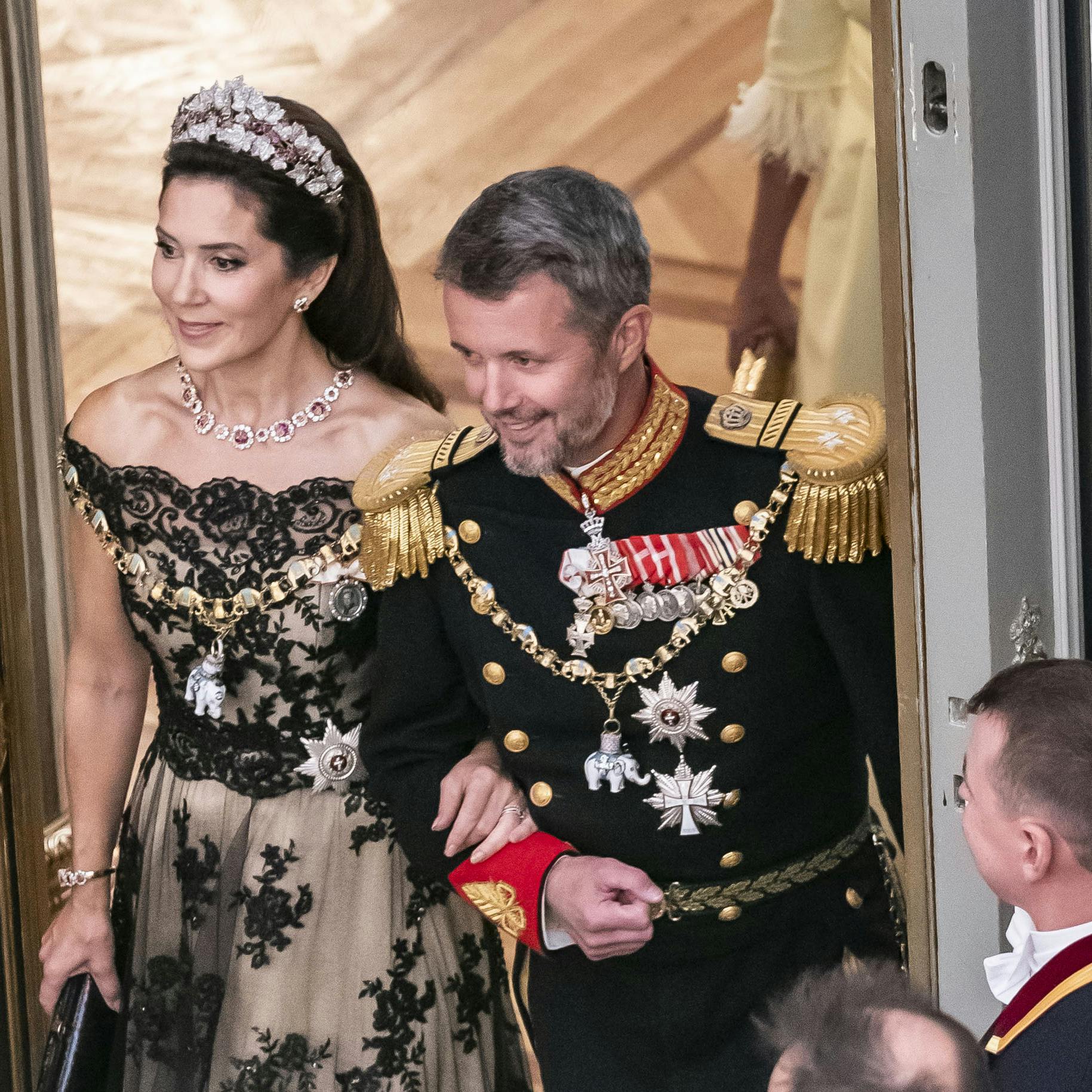 Kronprinsesse Mary var rørt til tårer under Malte Eberts sang.