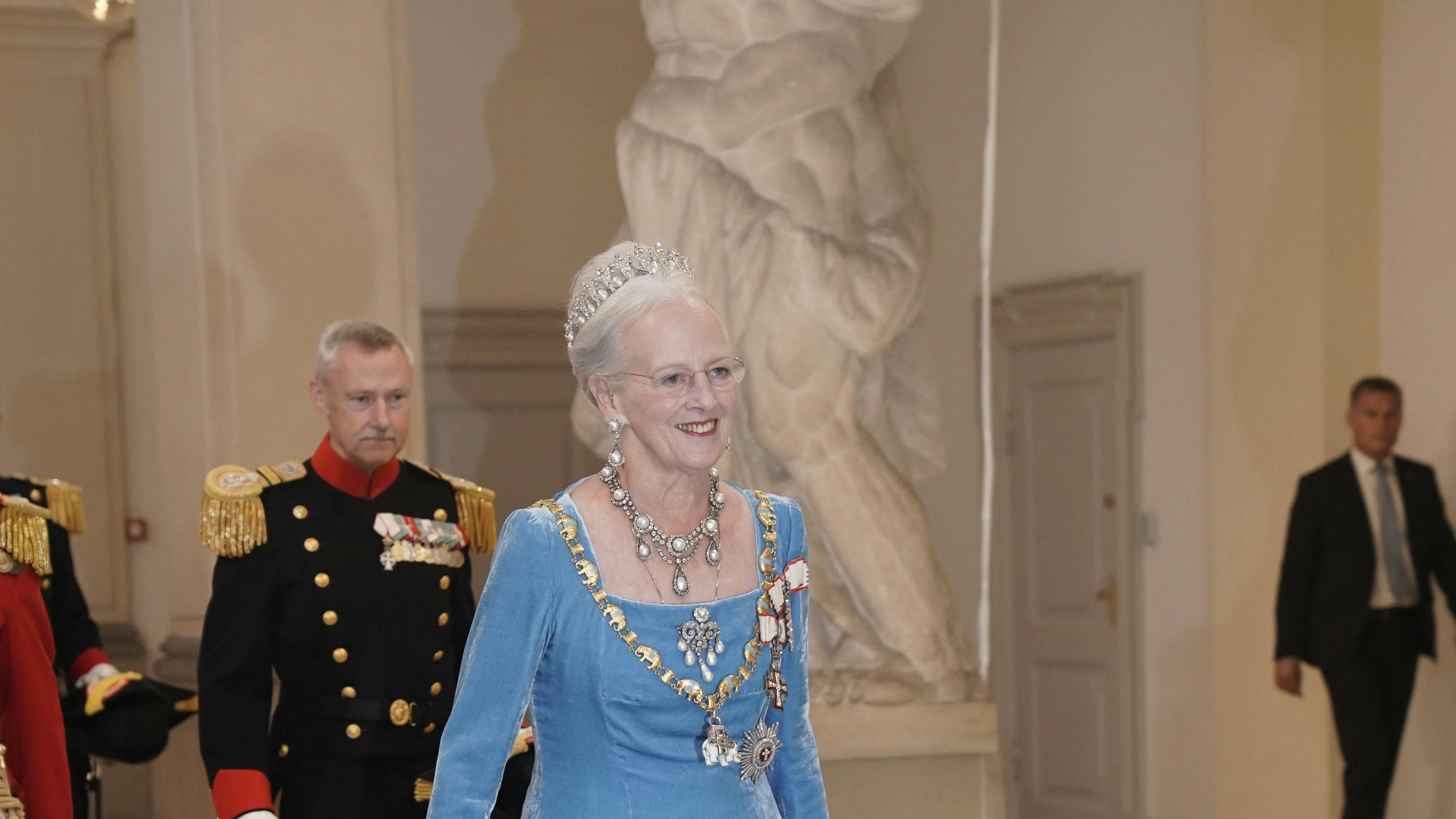 Dronningen holder søndag aften gallataffel på Christiansborg.

