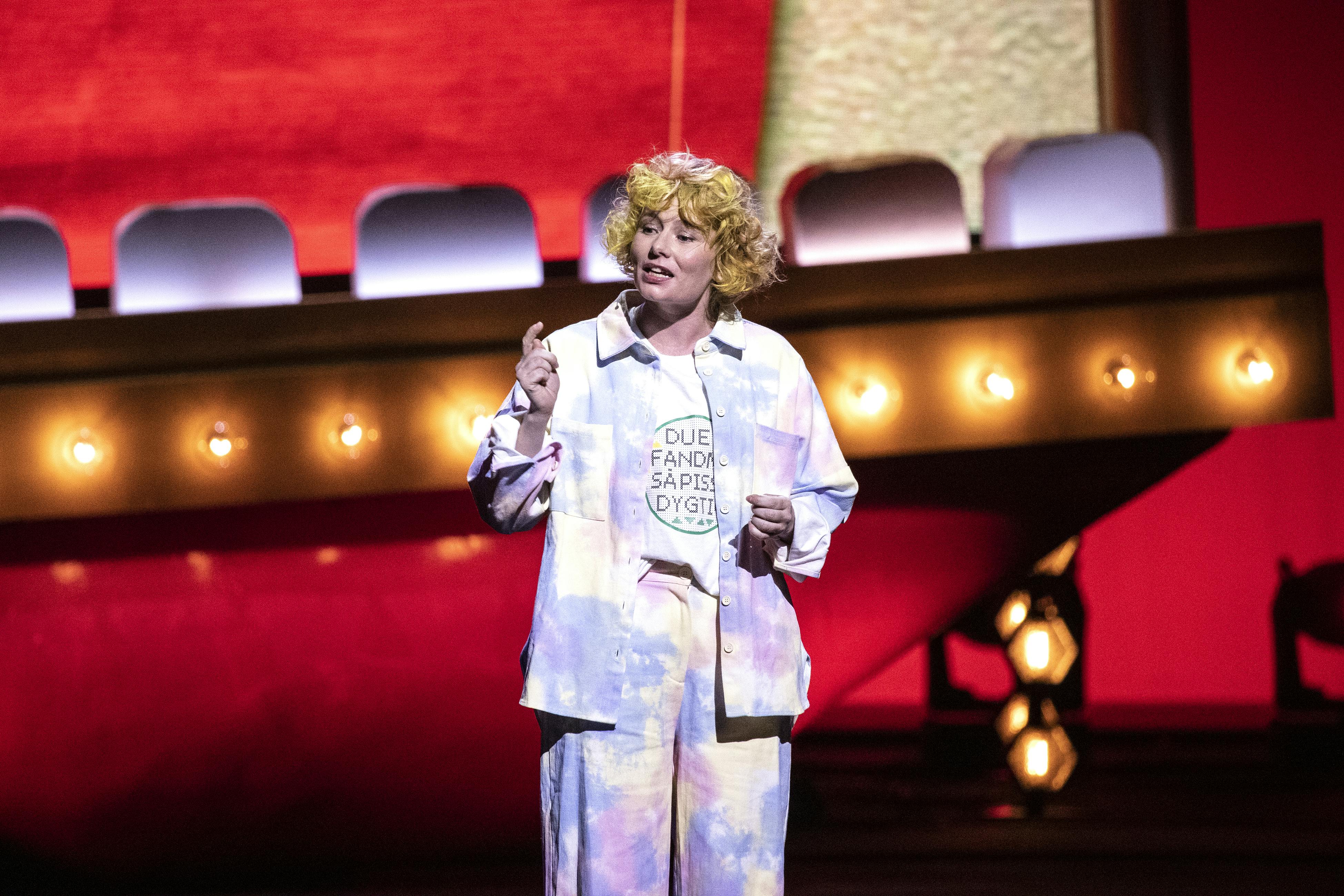 Annika Aakjær til dette års Zulu Comedy Galla. Hun har efterhånden var sangerinde i mange år, men de seneste par år har danskerne også fået øjnene op for hende som entertainer. 