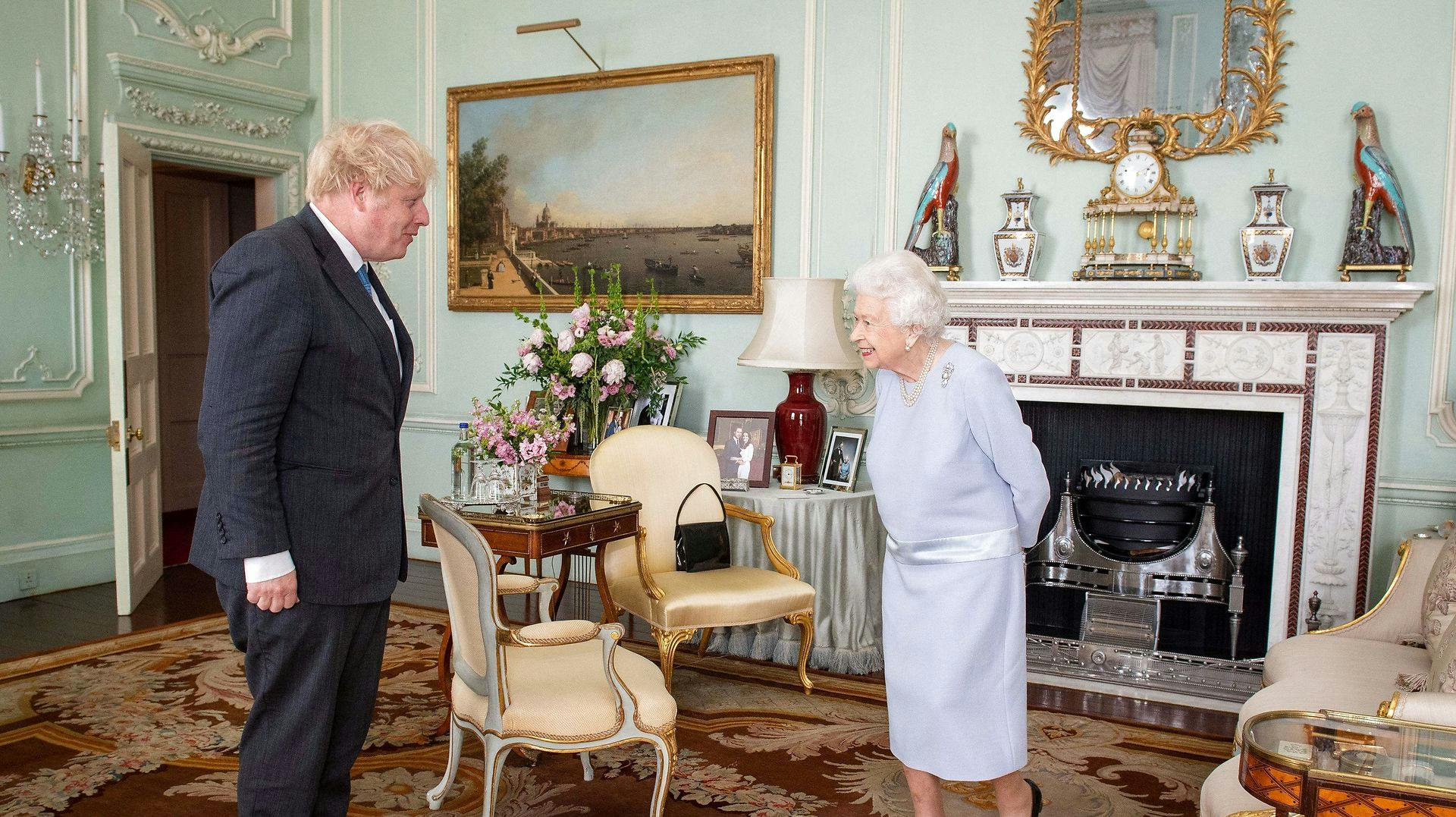 Borsi Johnson og Dronning Elizabeth