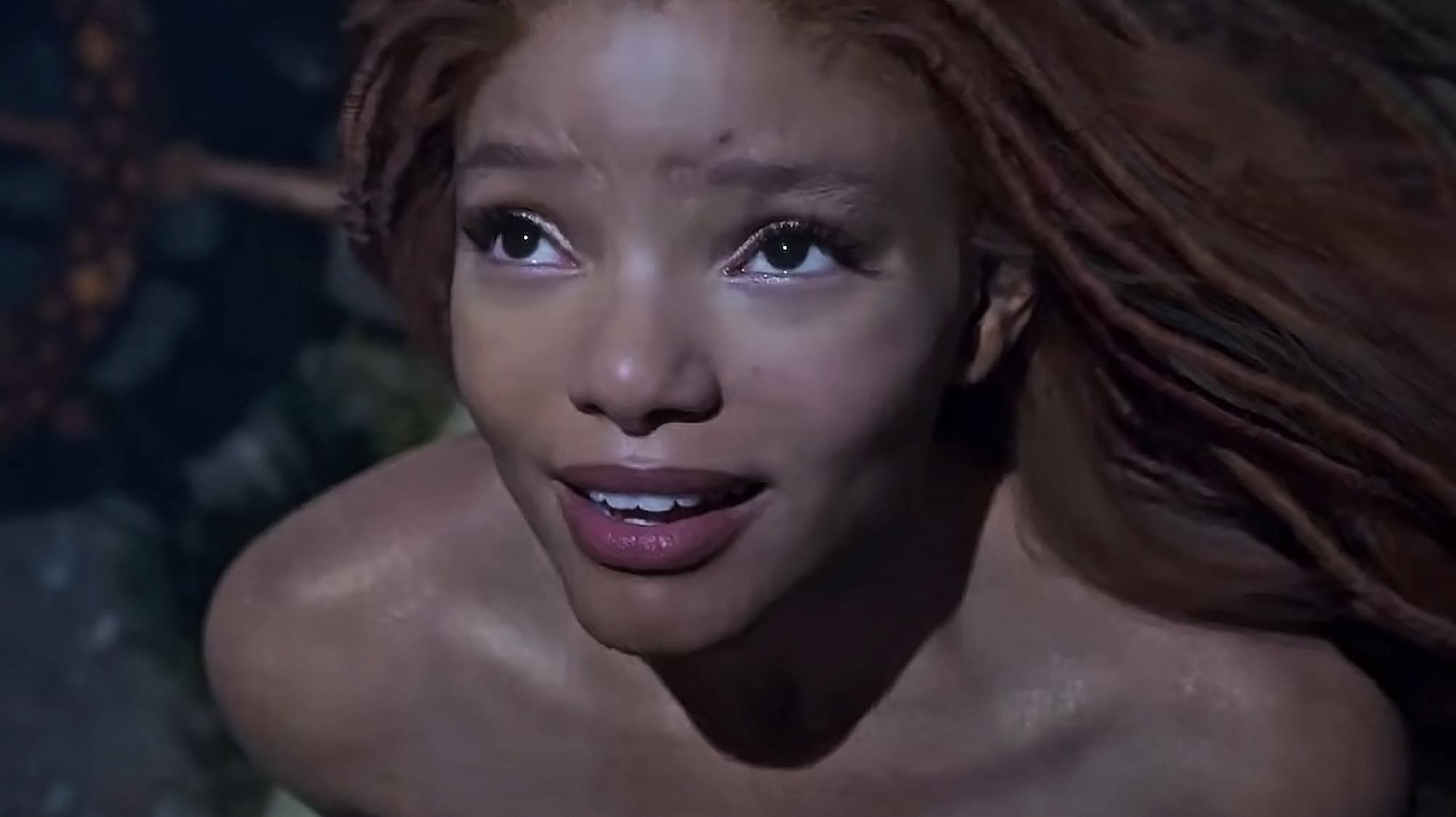 Halle Bailey spiller Ariel i den nye fortolkning af "Den lille havfrue". Det er første gang, der er en sort kvinde i hovedrollen.