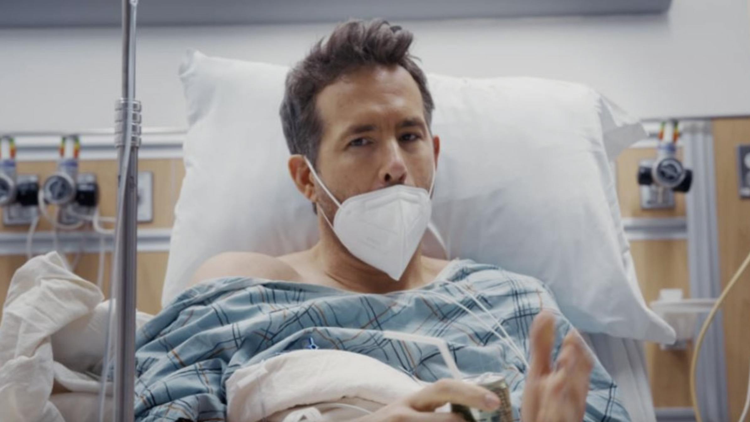 Skuespiller Ryan Reynolds har fået en "potentielt livreddende" operation.