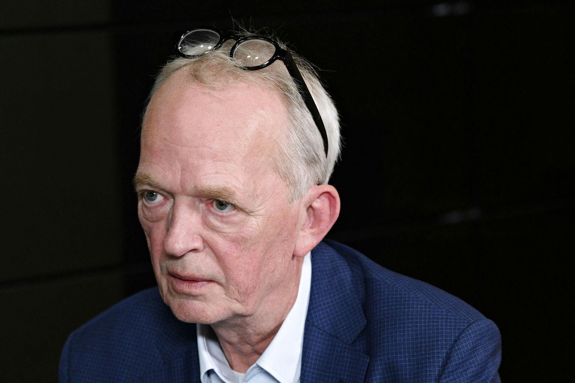 DR's direktør for Kultur, Børn og Unge, Henrik Bo Nielsen, stod ifølge Frihedsbrevets kilder bag forsøget på at lukke munden på mediets eget kritiske program "Detektor". Nu er programmet lukket ned i forbindelse med en sparerunde.