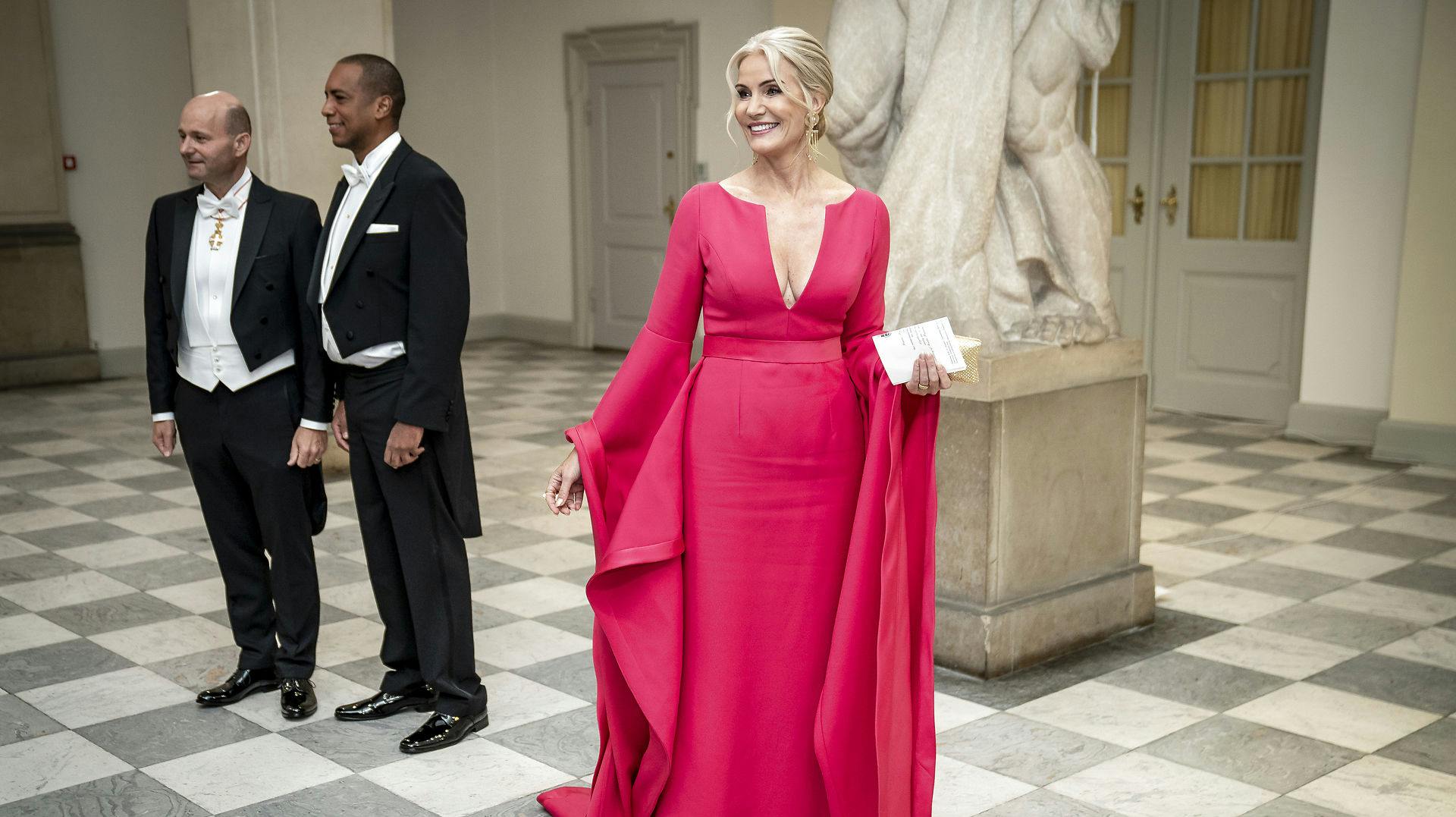 Helle Thorning-Schmidt stjal showet, da gæsterne ankom til dronningens gallataffel.