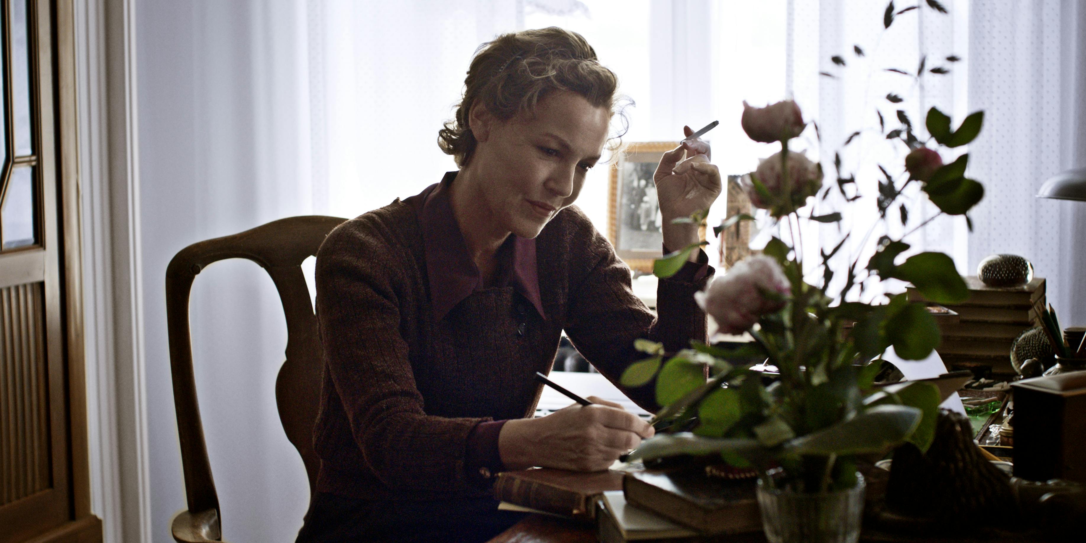 Connie Nielsen måtte spare på kalorierne, da hun skulle forberede sig til rollen som Karen Blixen. 