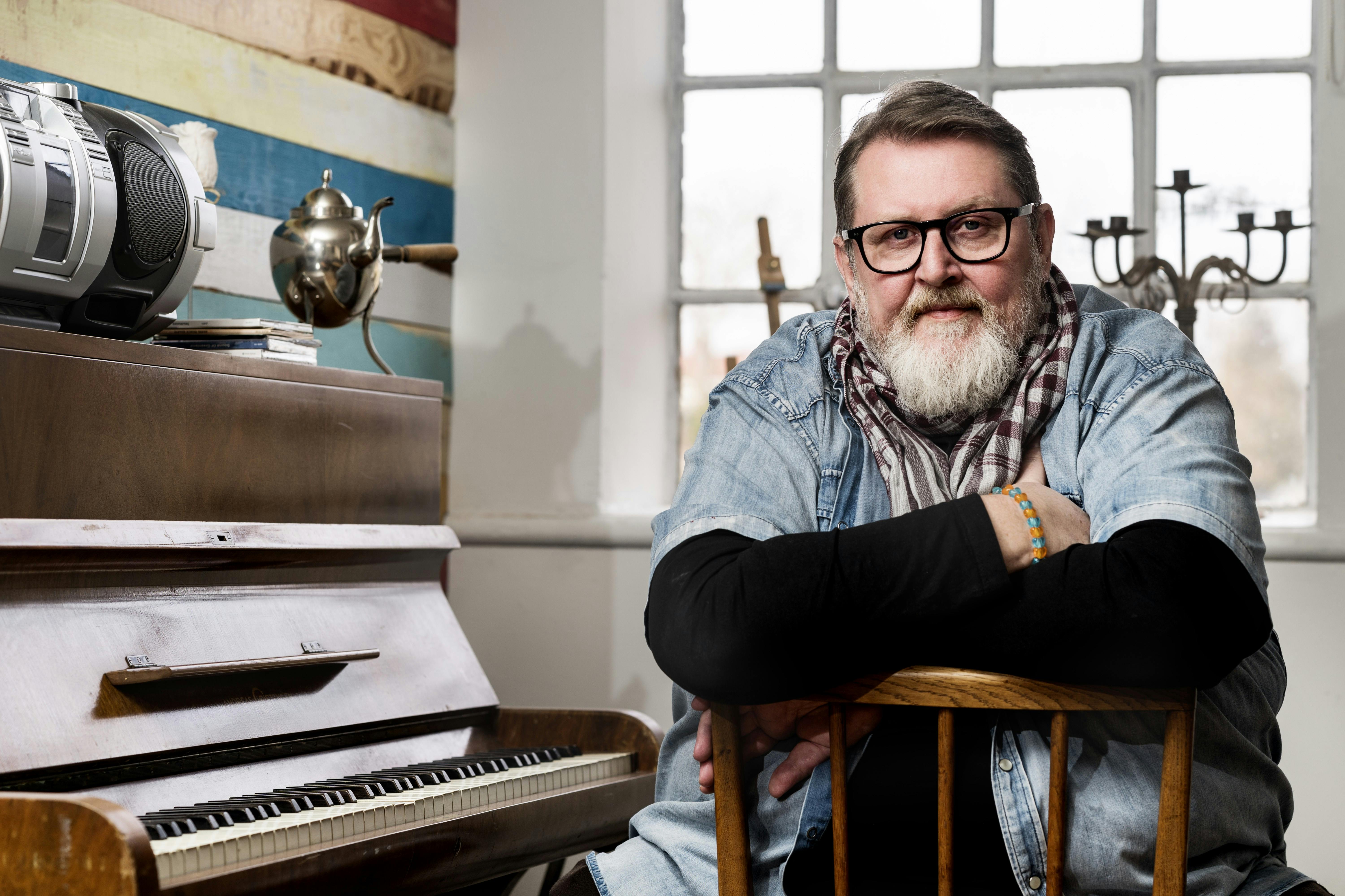 Radiolegenden Alex Nyborg Madsen: af DR | SE og HØR