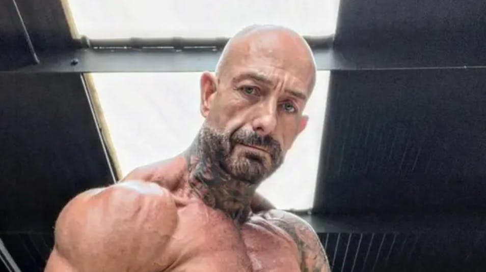 Steven vil gerne mane rygterne om hans lille penis til jorden.