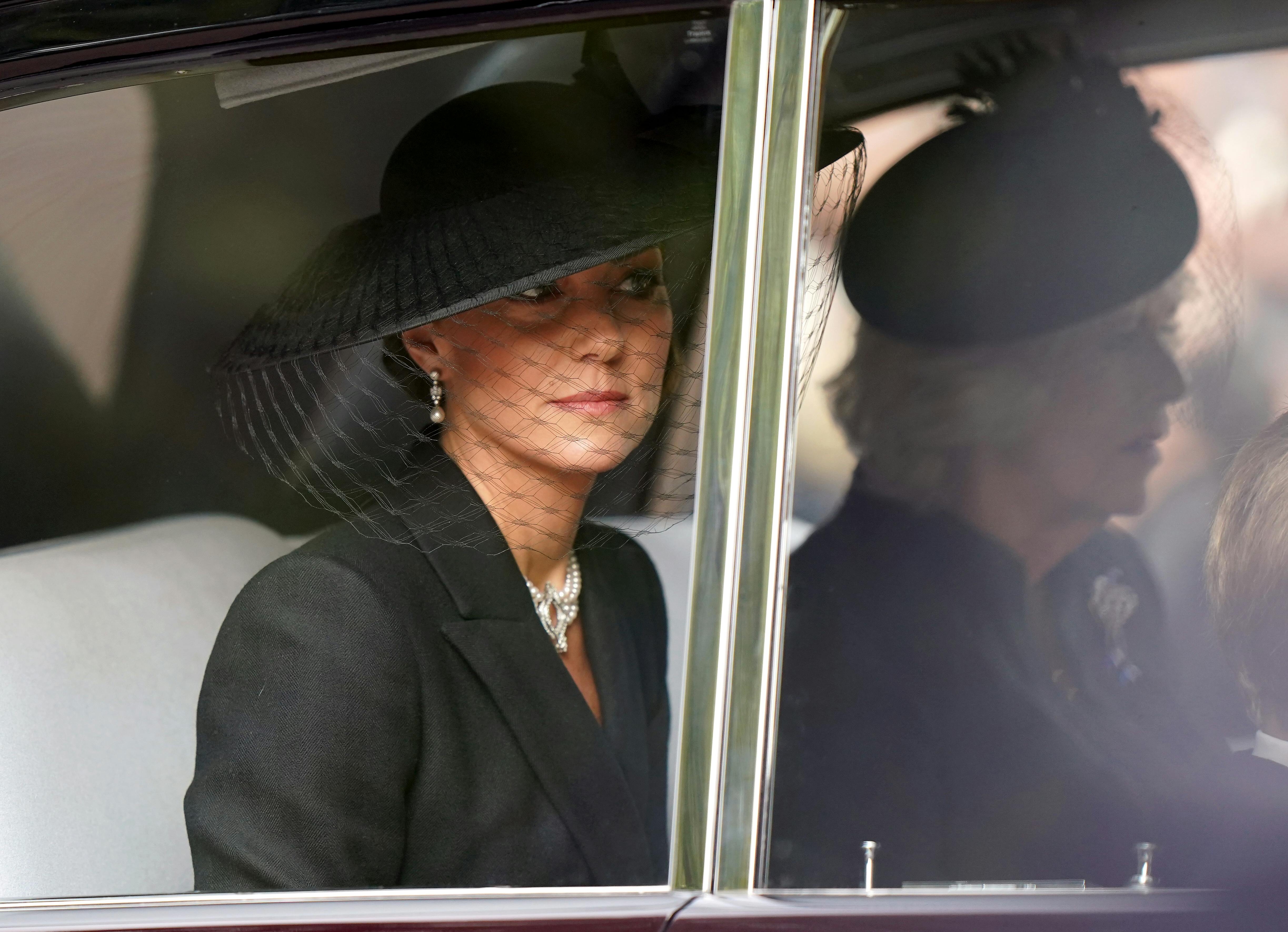 Prinsessen af Wales ankommer her til Westminster Abbey forud for begravelsen af dronning Elizabeth. nbsp;