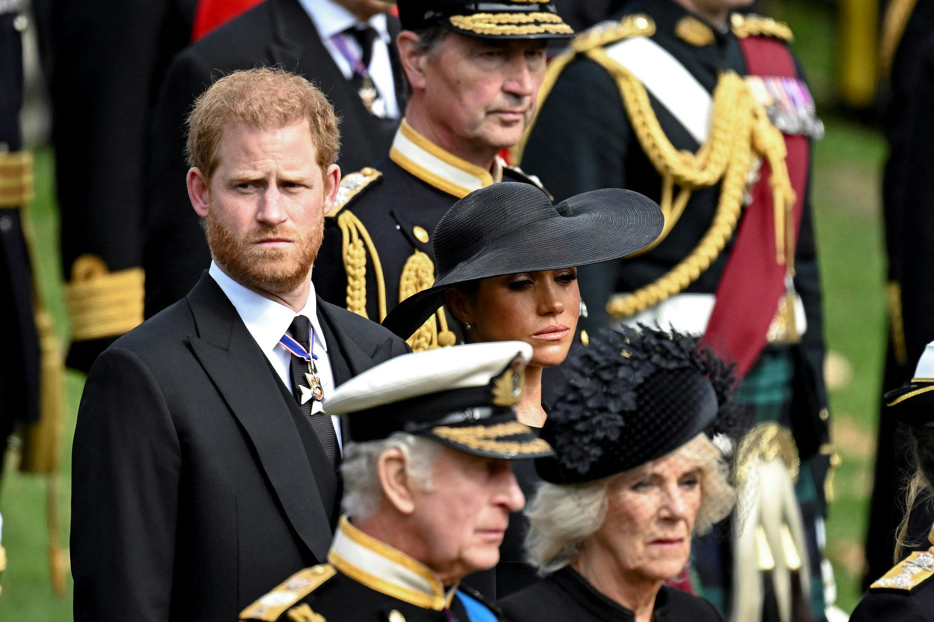 Prins Harry og Meghan Markle til dronning Elizabeths statsbegravelse.