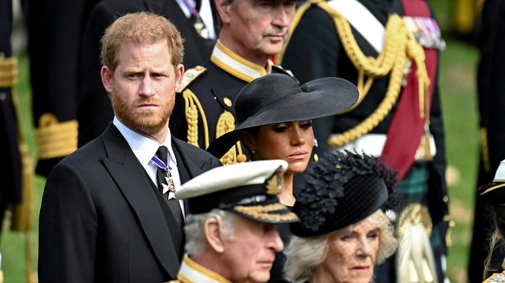 Prins Harry og Meghan Markle til dronning Elizabeths statsbegravelse.
