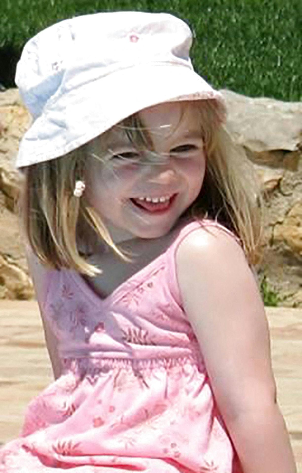 Dette billede blev taget kort før, at den dengang 3-årige pige Madeleine "Maddie" McCann forsvandt. 