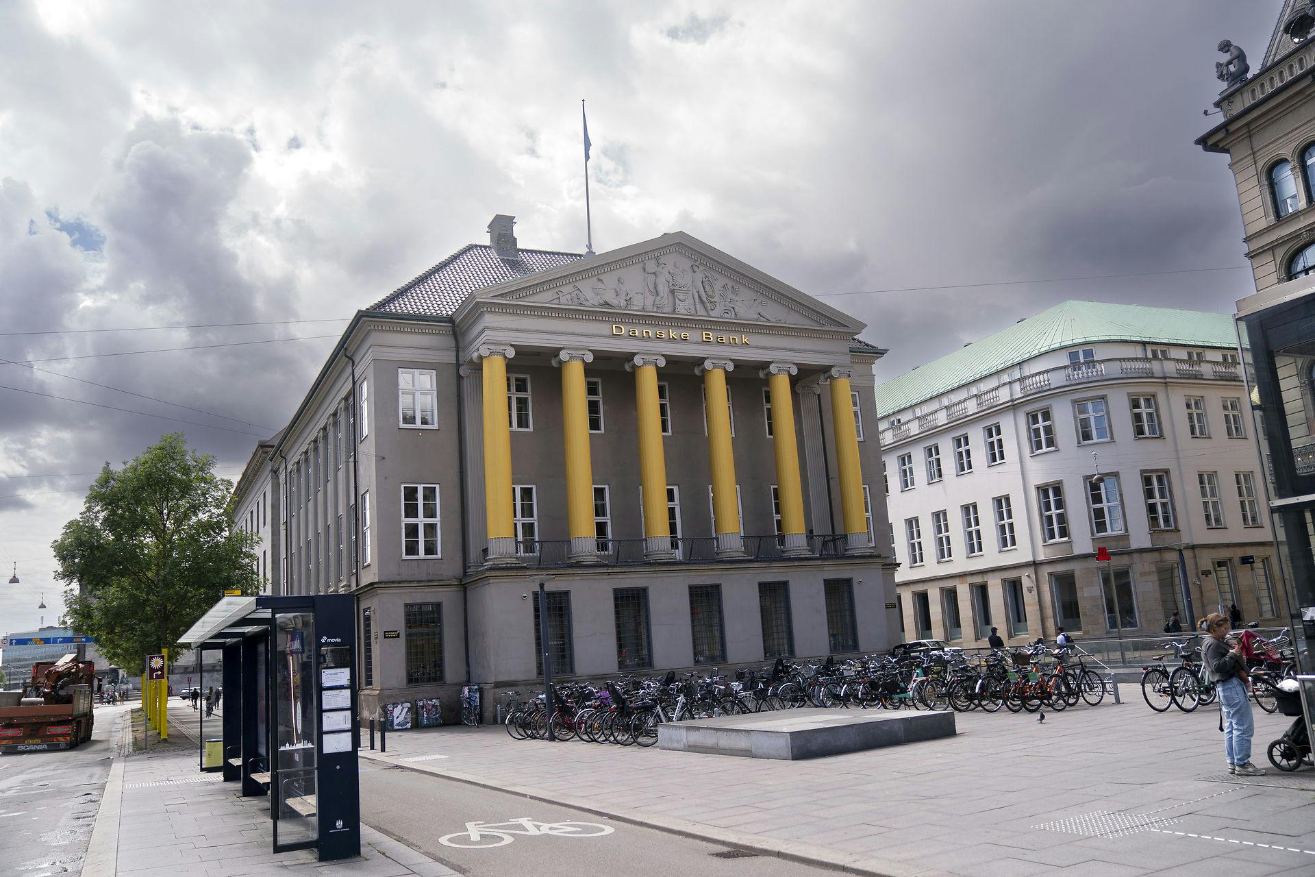 De sorte skyer trækker sig fortsat sammen over Danske Bank, der har alvorlige problemer med etikken.