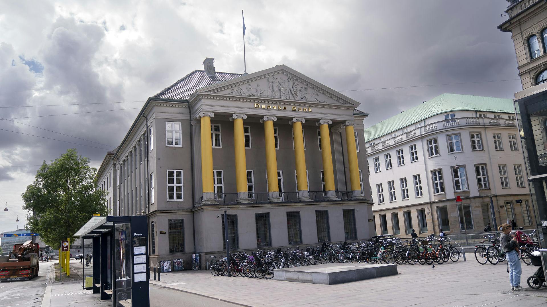 De sorte skyer trækker sig fortsat sammen over Danske Bank, der har alvorlige problemer med etikken.