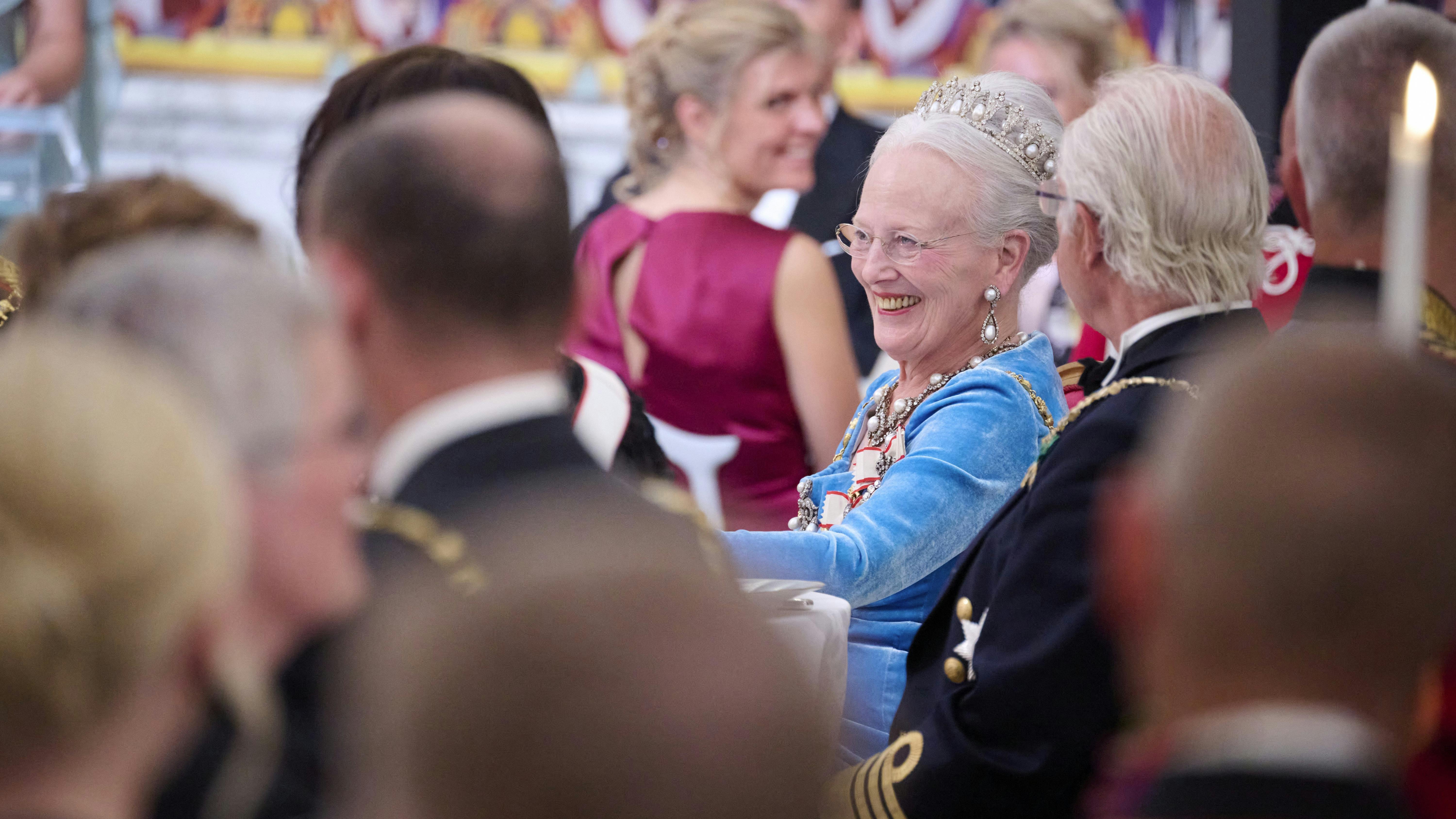 Dronning Margrethe er netop blevet fejret i stor stil. Men nu sætter corona en stopper for en anden stor fest.