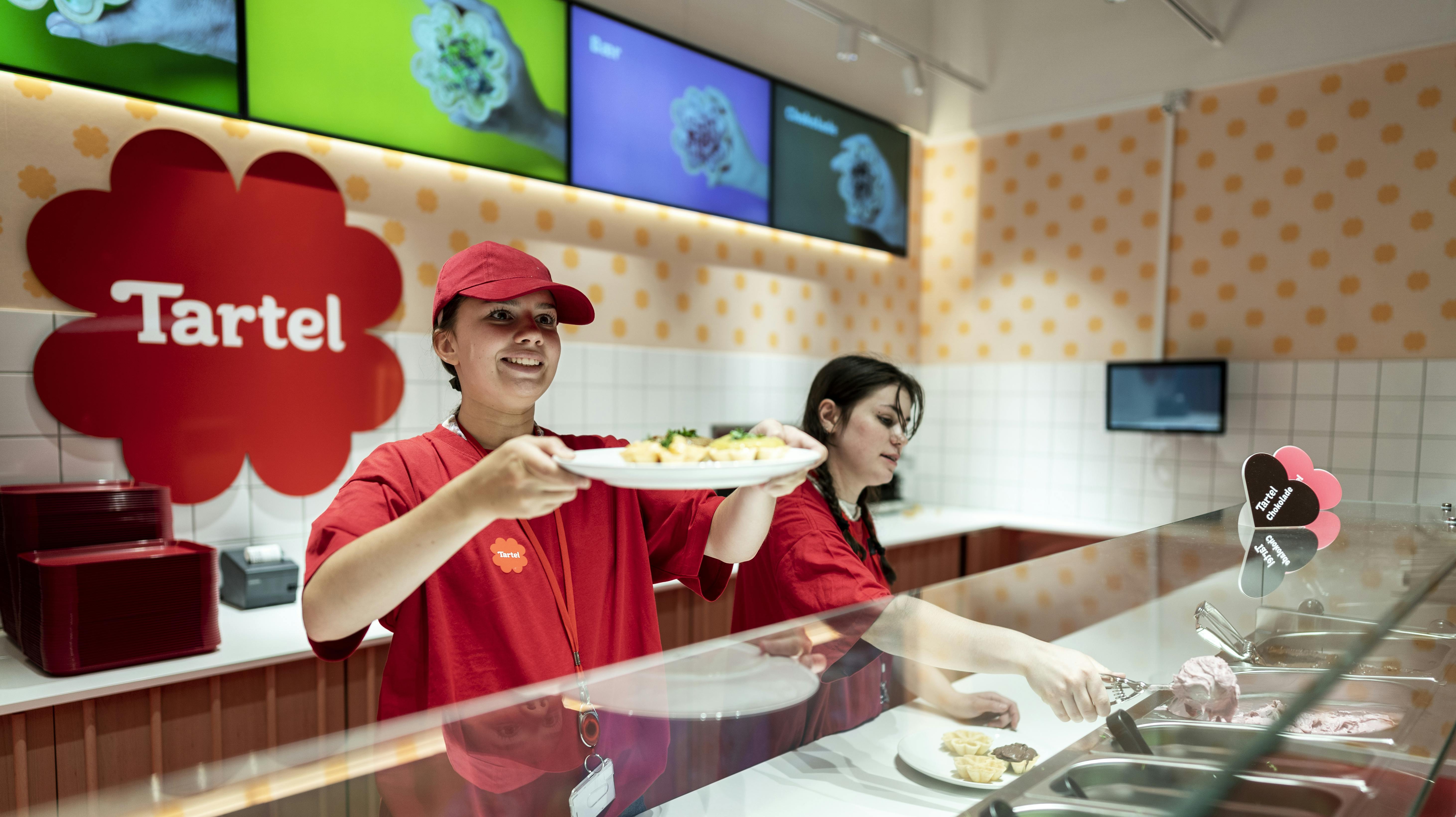 Tartel byder på seks forskellige tarteletter - eller tarteler som de kalder dem. Fire salte mad-tartels og to søde dessert-tartels.