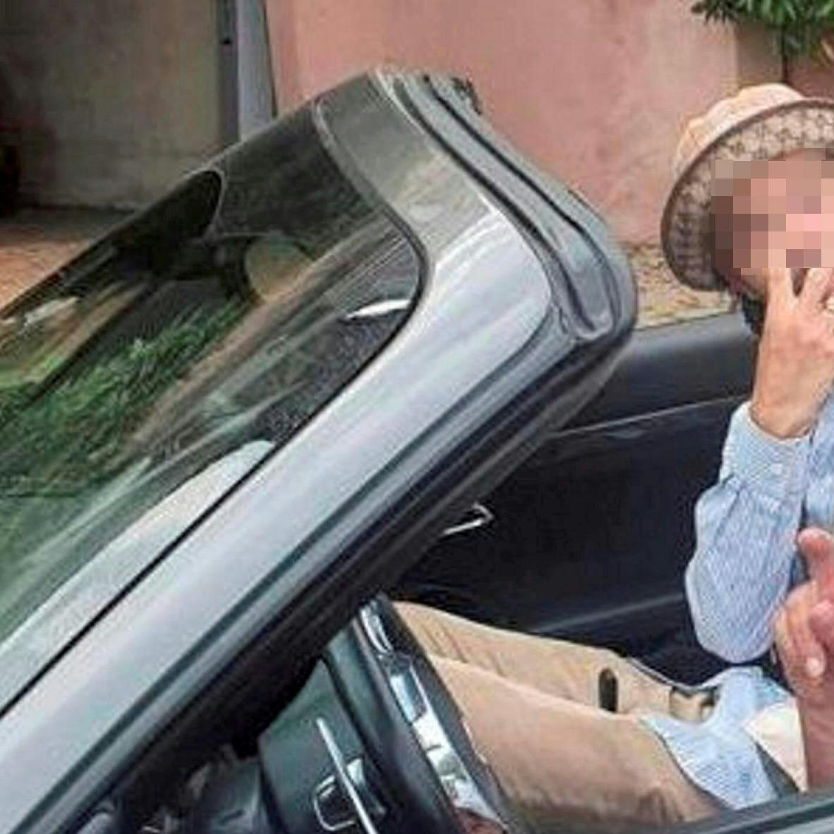 En 31-årig dansk mand er blevet sigtet for drabet på hans danske hustru. Efter drabet puttede han liget i et køleskab og forsøgte at få to venner til at skille sig af med det.