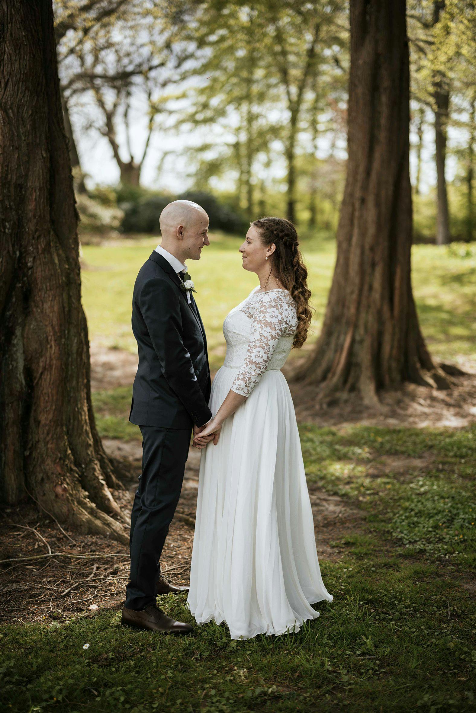 Patrick og Olivia er meget forskellige, fortæller hun.