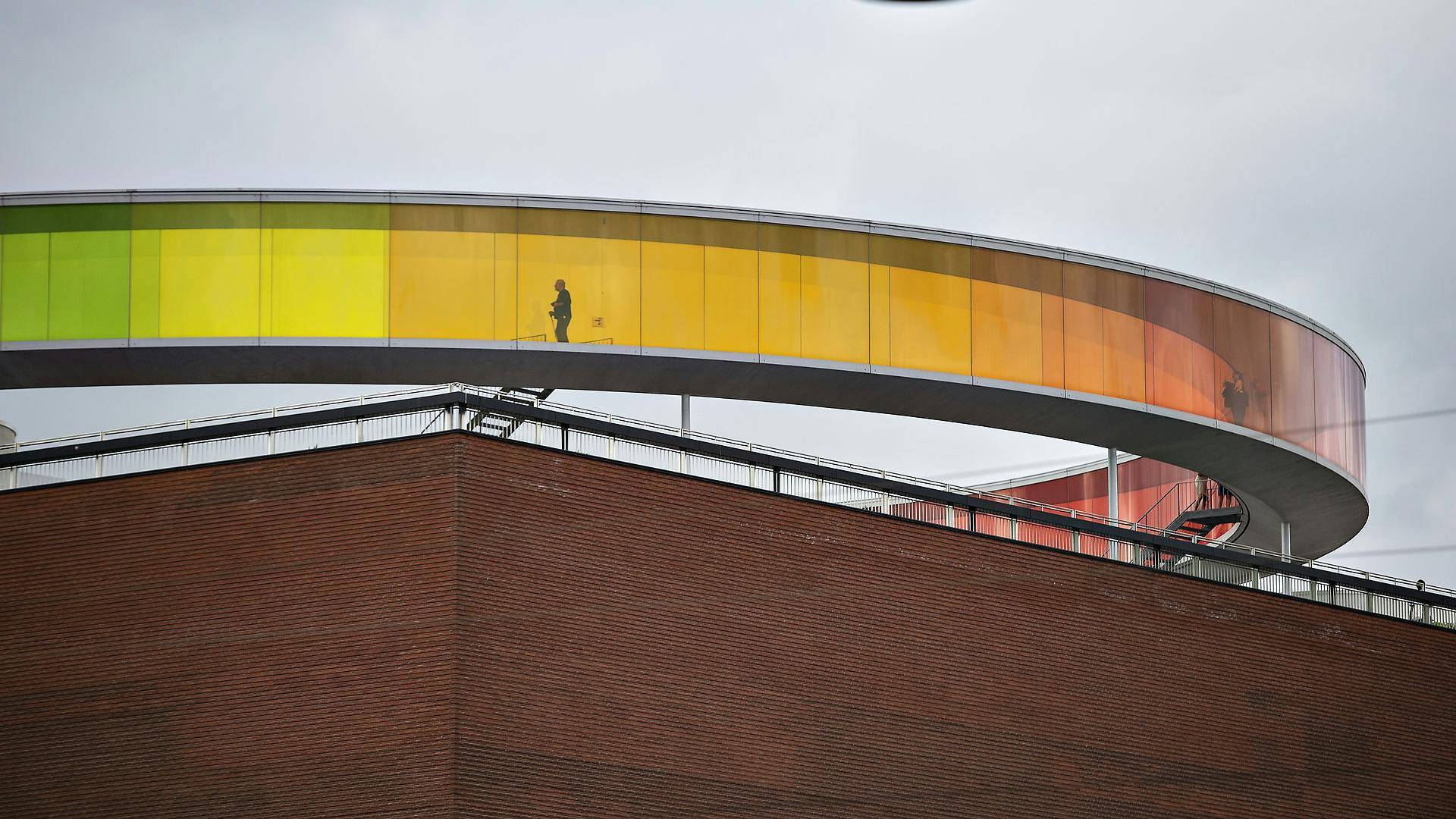 Regnbuen på kunstmuseet Aros vil ikke oplyse natten i Aarhus fremover.&nbsp;