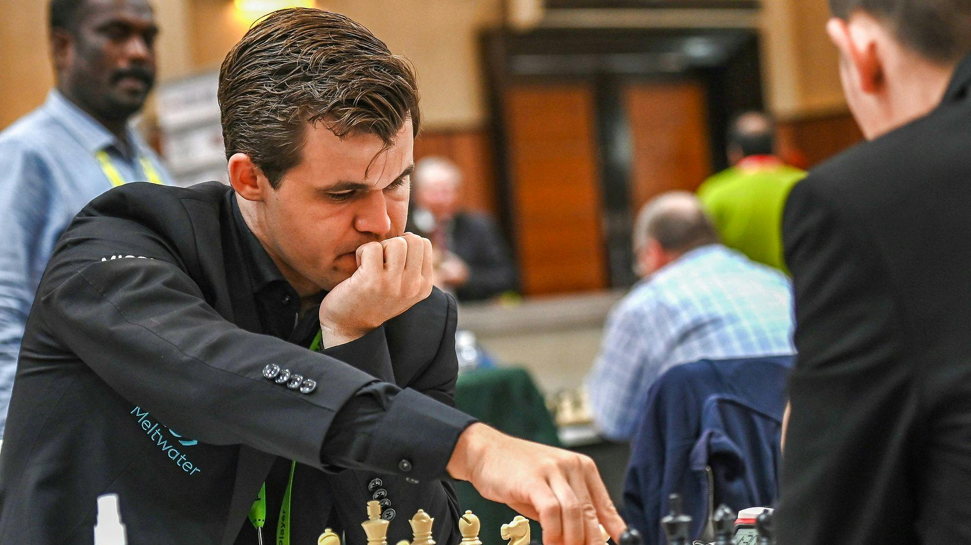 Magnus Carlsen vil måske udtale sig om skakskandalen i den kommende uge.