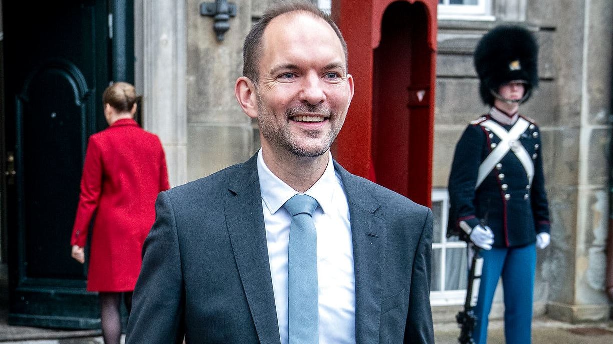 Skatteminister Jeppe Bruus (S) går en glædelig weekend i møde. 