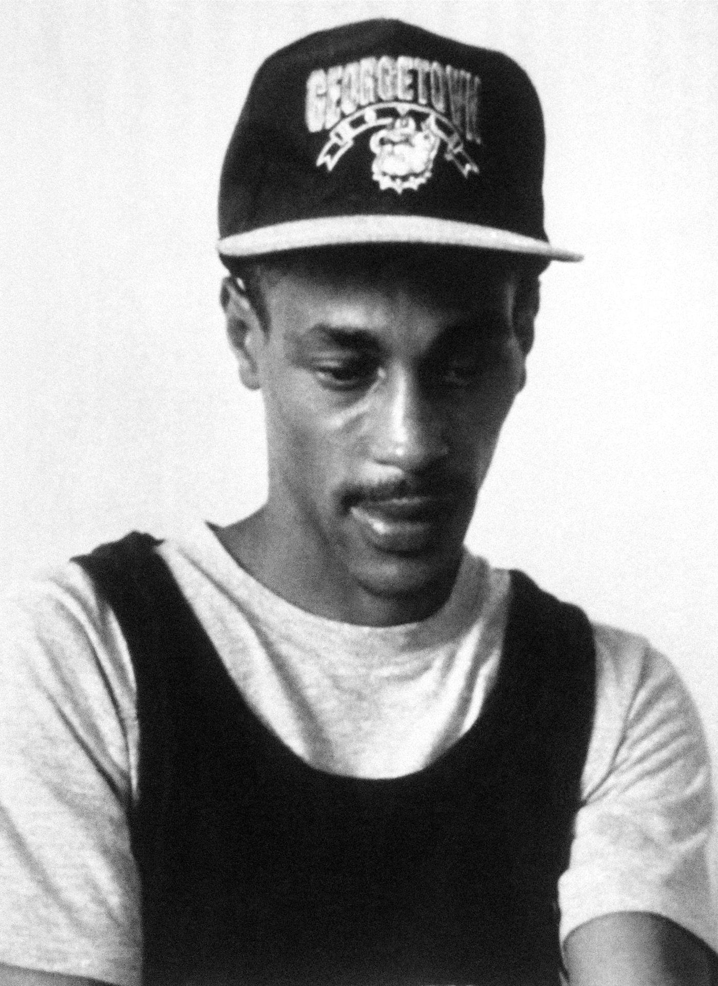 Tracy Edwards, 32, slap levende fra Jeffrey Dahmers lejlighed den 22. juli 1991. Han slap derfra halvnøgen og alarmerede derefter politiet. Det var herefter, at seriemorderen blev fældet. 
 