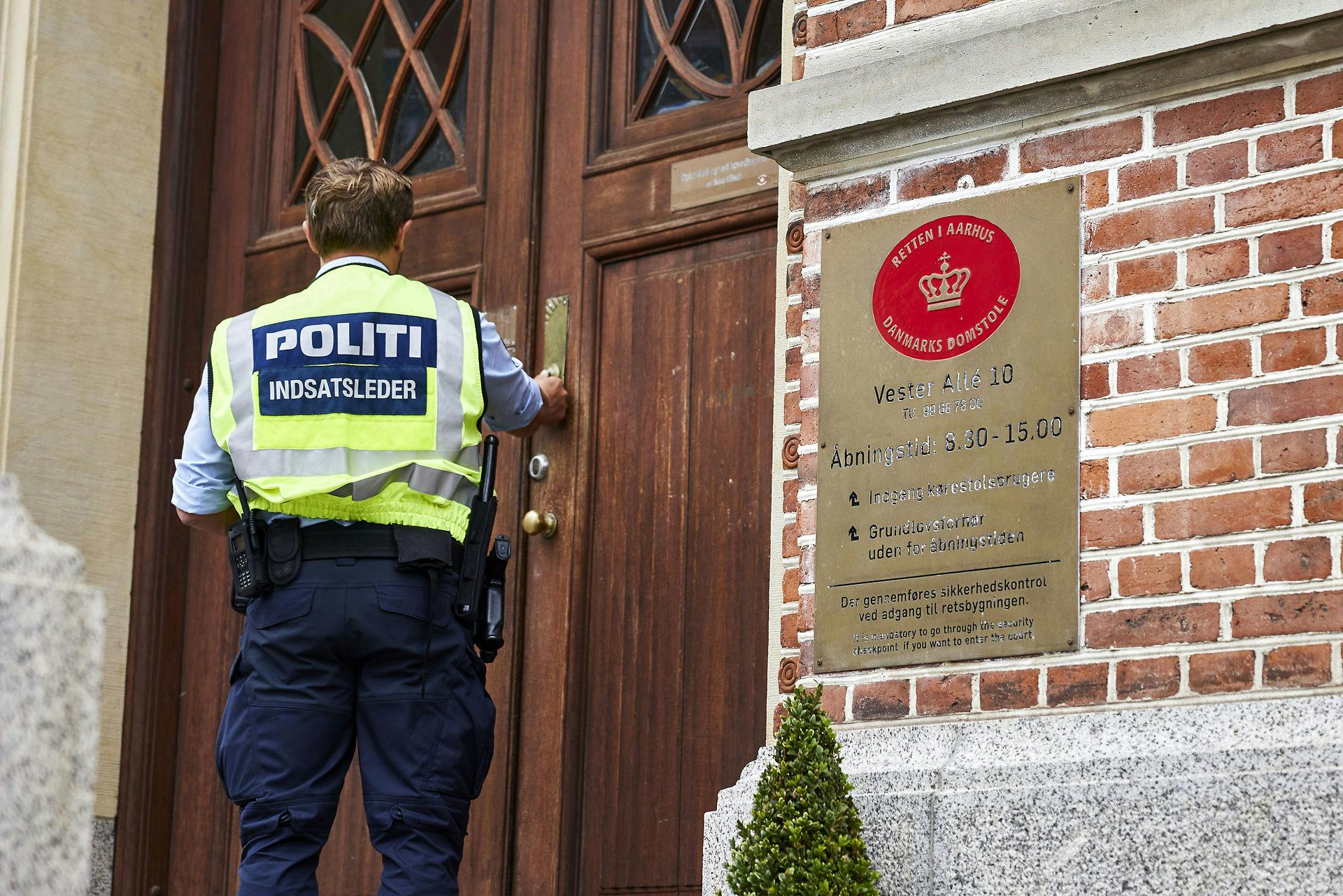 Ventetiden går ud over uskyldige, der sidder fængslet i længere tid, mens de får deres sag afgjort. Samtidig tærer det også på ofrene, når de skal vente på at få retfærdighed.