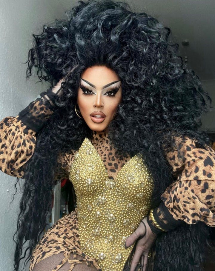 - Han vil blive ekstremt savnet af hans mange fans og venner. har Fiona Campbell, der har arbejdet på RuPaul's Drag Race UK, udtalt efter Cherry Valentines pludselige død.