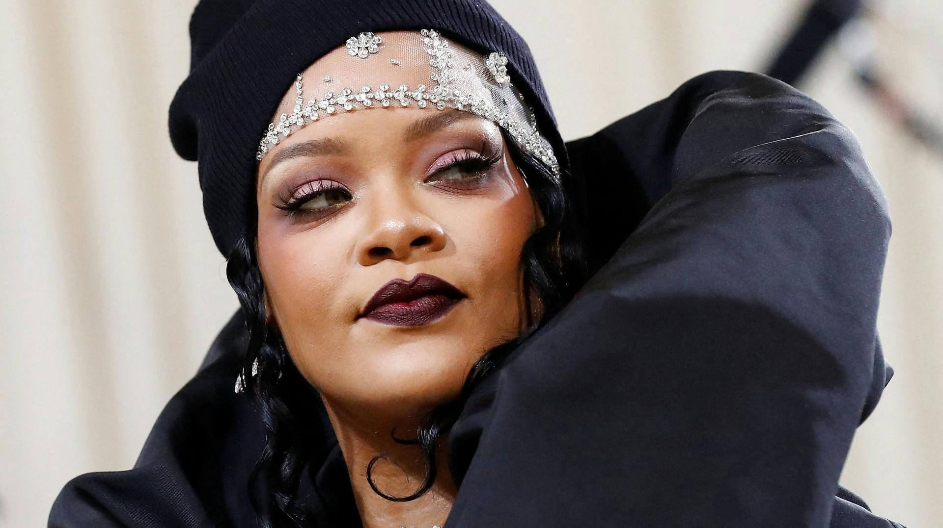Nu er det officielt. Rihanna skal optræde til Super Bowl haftime show.