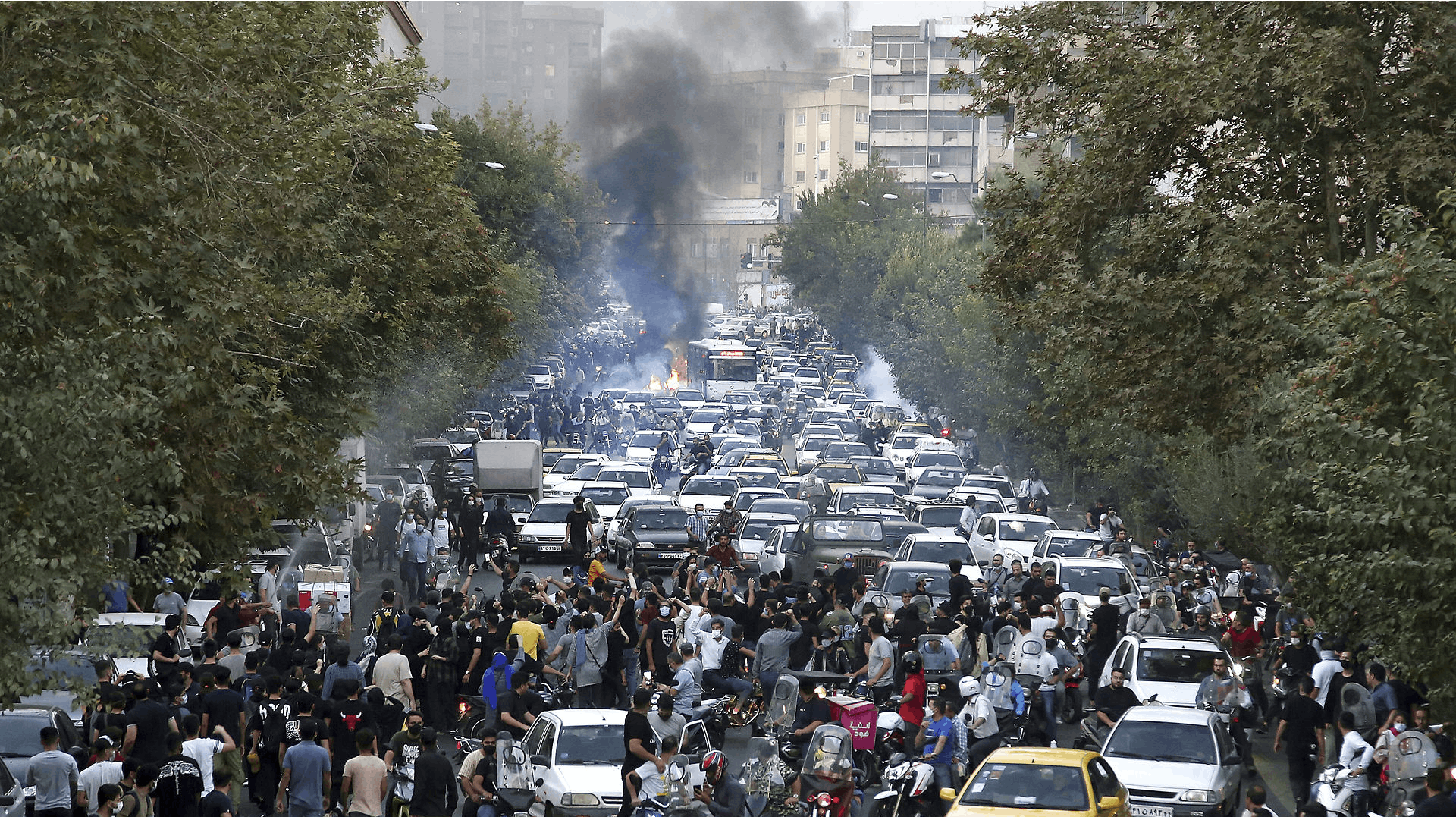 Det undertrykkende regime i Iran er bestemt ikke vilde med billeder som dette fra en demonstration i Tehran.