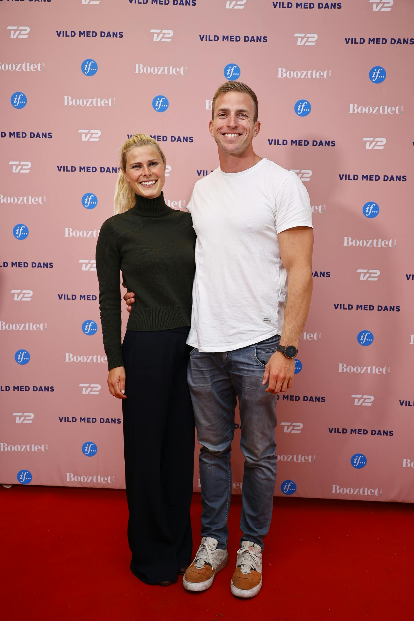 Nydelige så parret ud på den røde løber i fredags. 