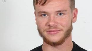 Zimon Hougaard Hansen efterlyses i en større sag om narkotika. 