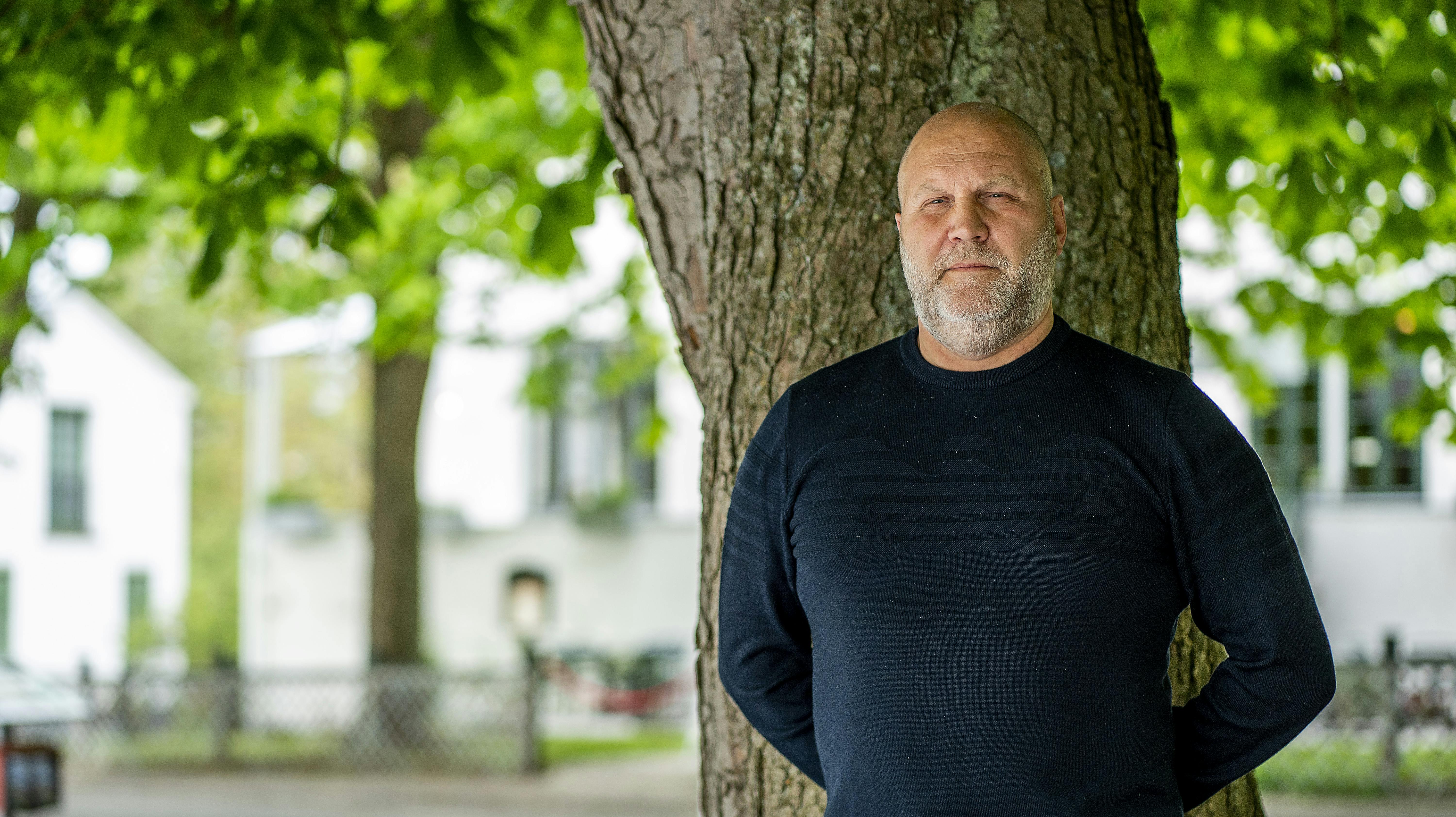 Jørn "Jønke" Nielsen var medlem af Hells Angels i godt 40 år før han blev smidt ud i november 2020. Nu har Jønke fået erstattet en af sine tatoveringer med en tattoo af den svenske popgruppe ABBA.