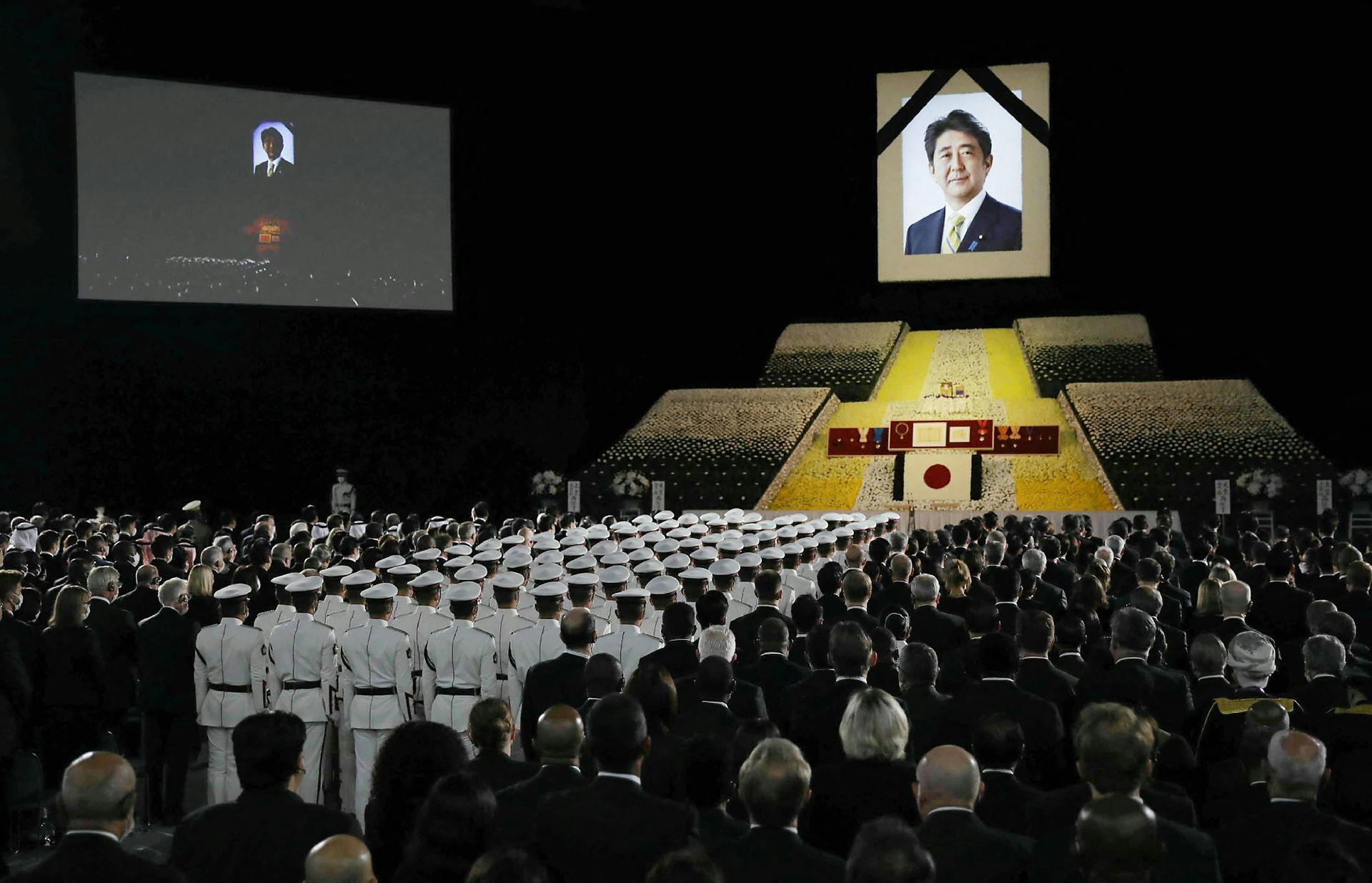 I dag siger Japan farvel til den længstsiddende premierminister i landets historie, Shinzo Abe.&nbsp;