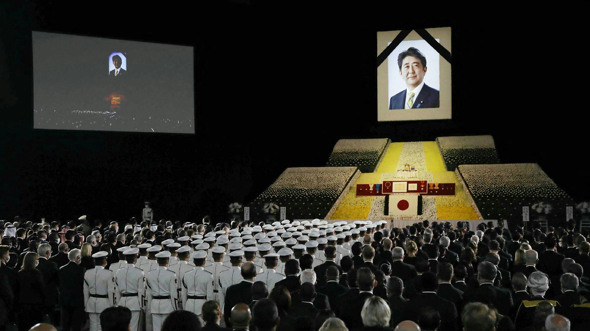 I dag siger Japan farvel til den længstsiddende premierminister i landets historie, Shinzo Abe. 