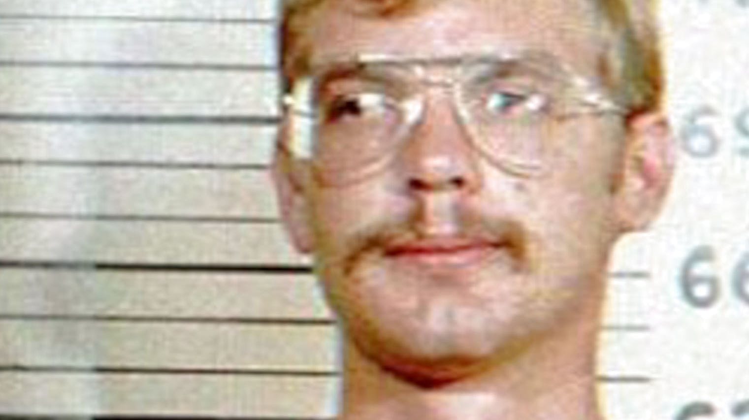 Jeffrey Dahmer dræbte 17 unge mænd. Mange af ofrene parterede han - og spiste.