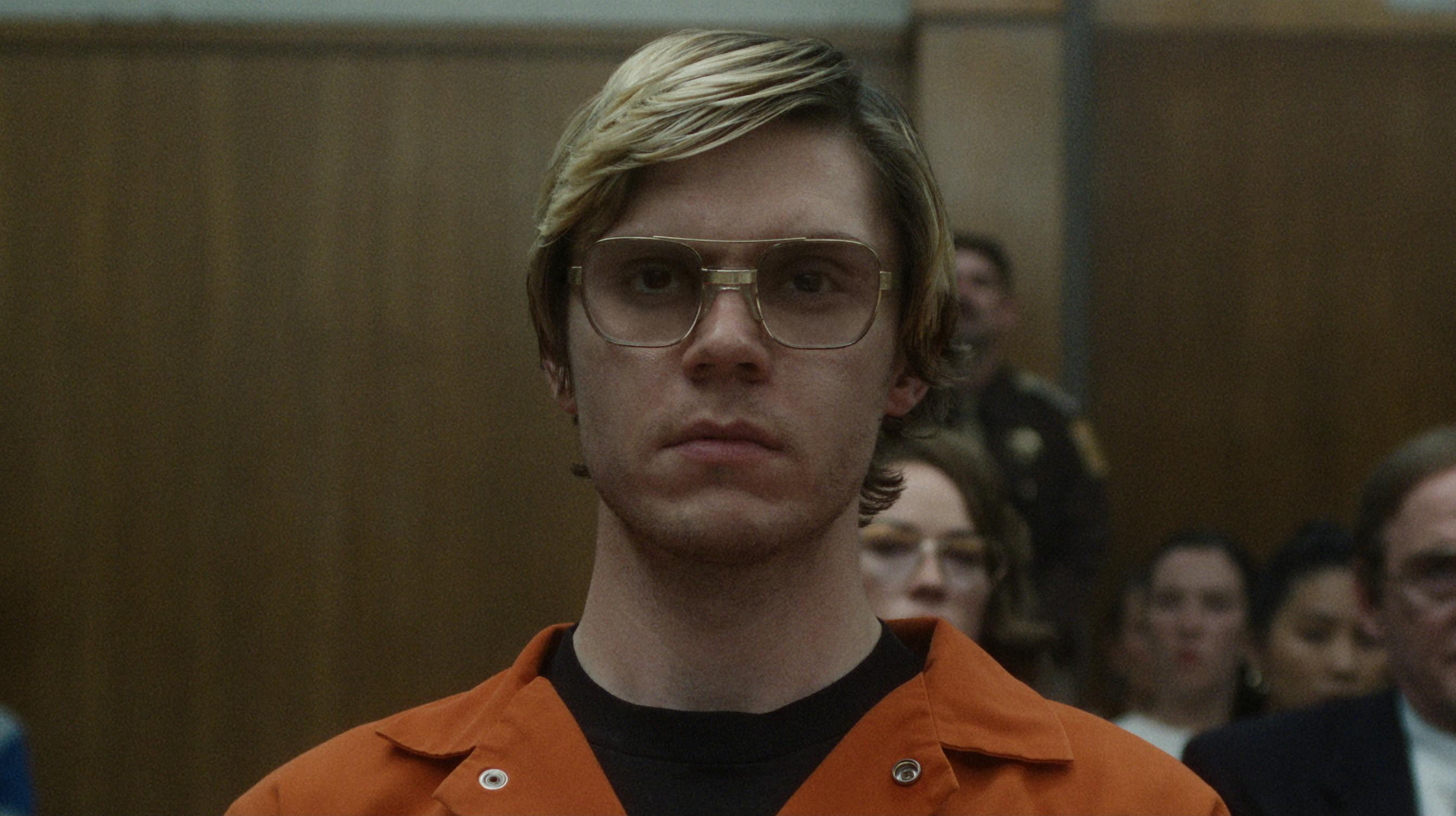 Evan Peters i rollen som Jeffrey Dahmer