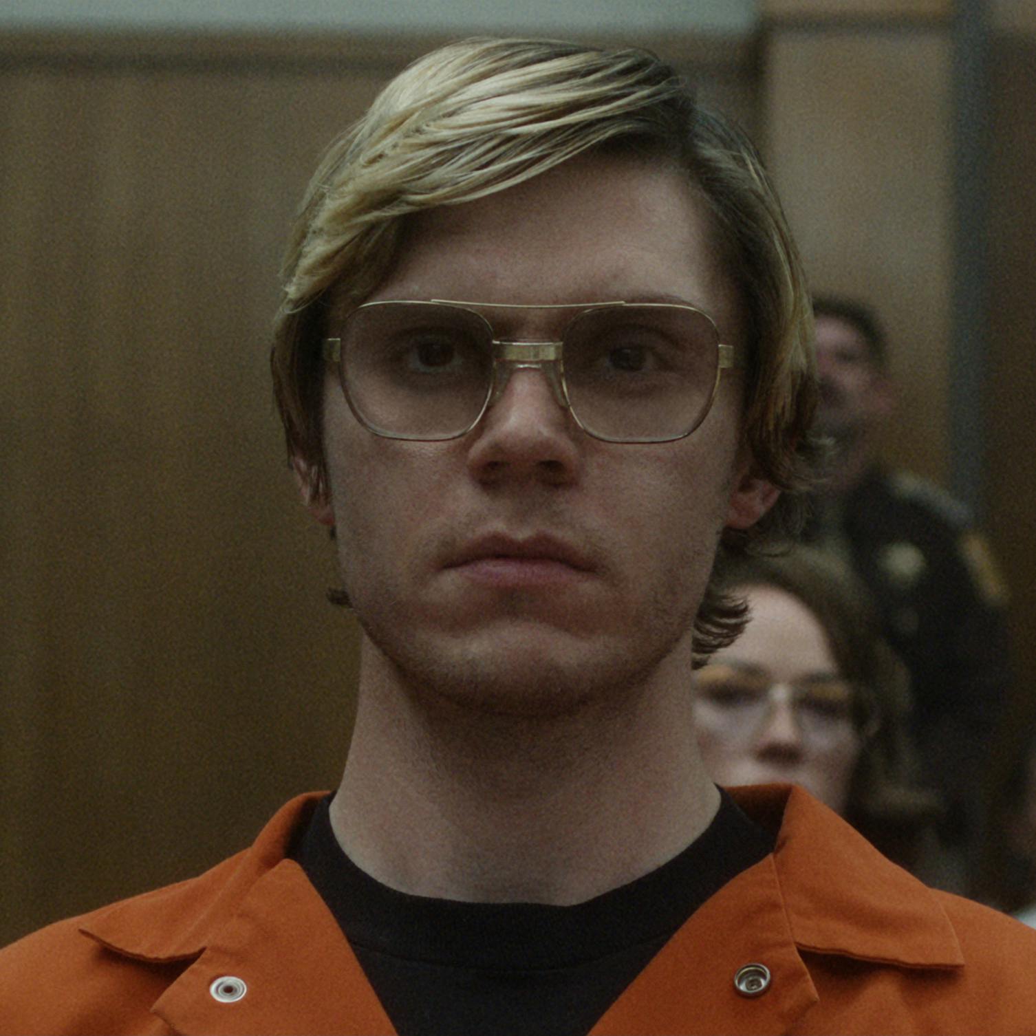 Evan Peters i rollen som Jeffrey Dahmer