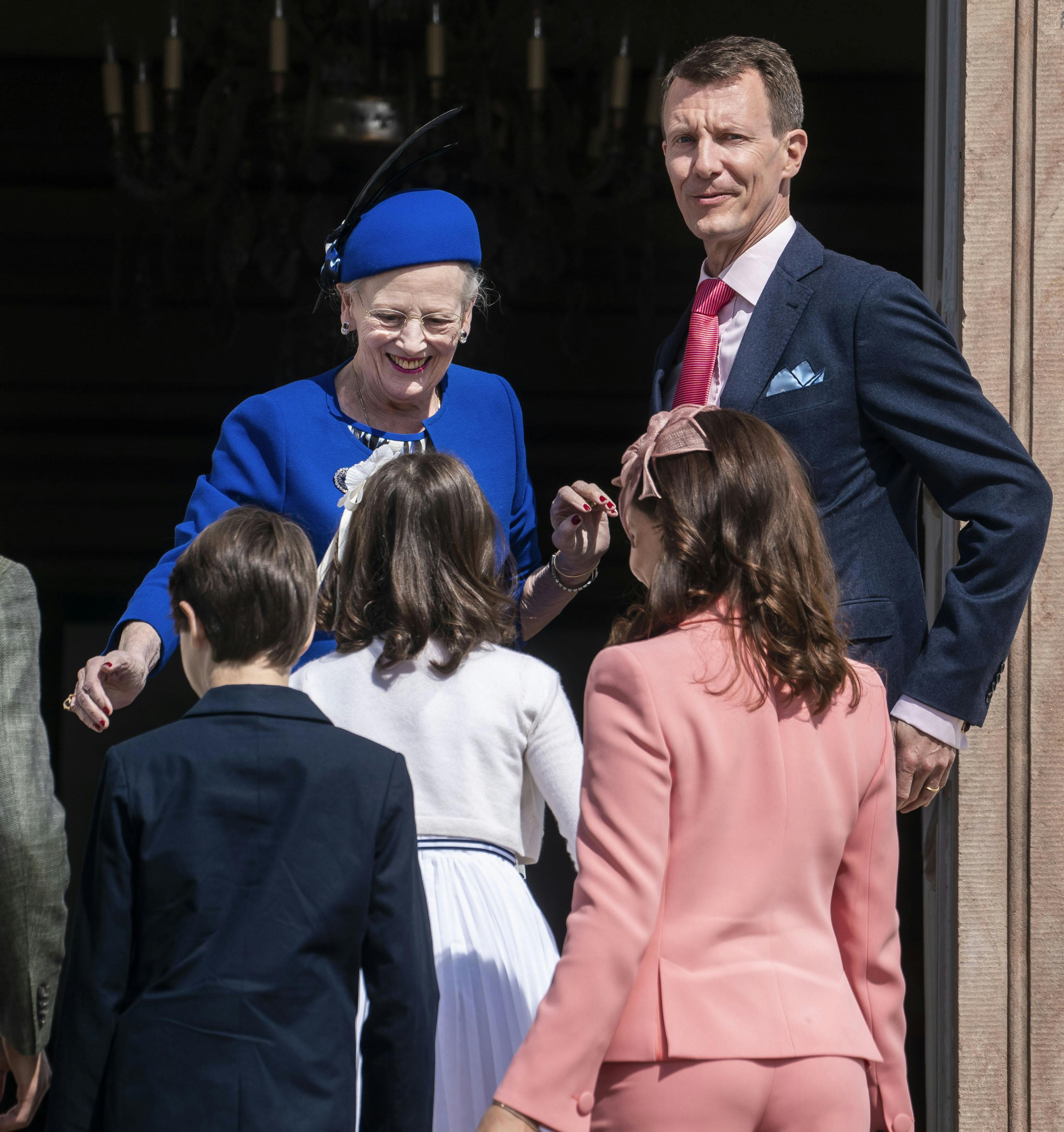 Prins Joachim har ifølge flere eksperter fået den kolde skulder af sin egen mor.
