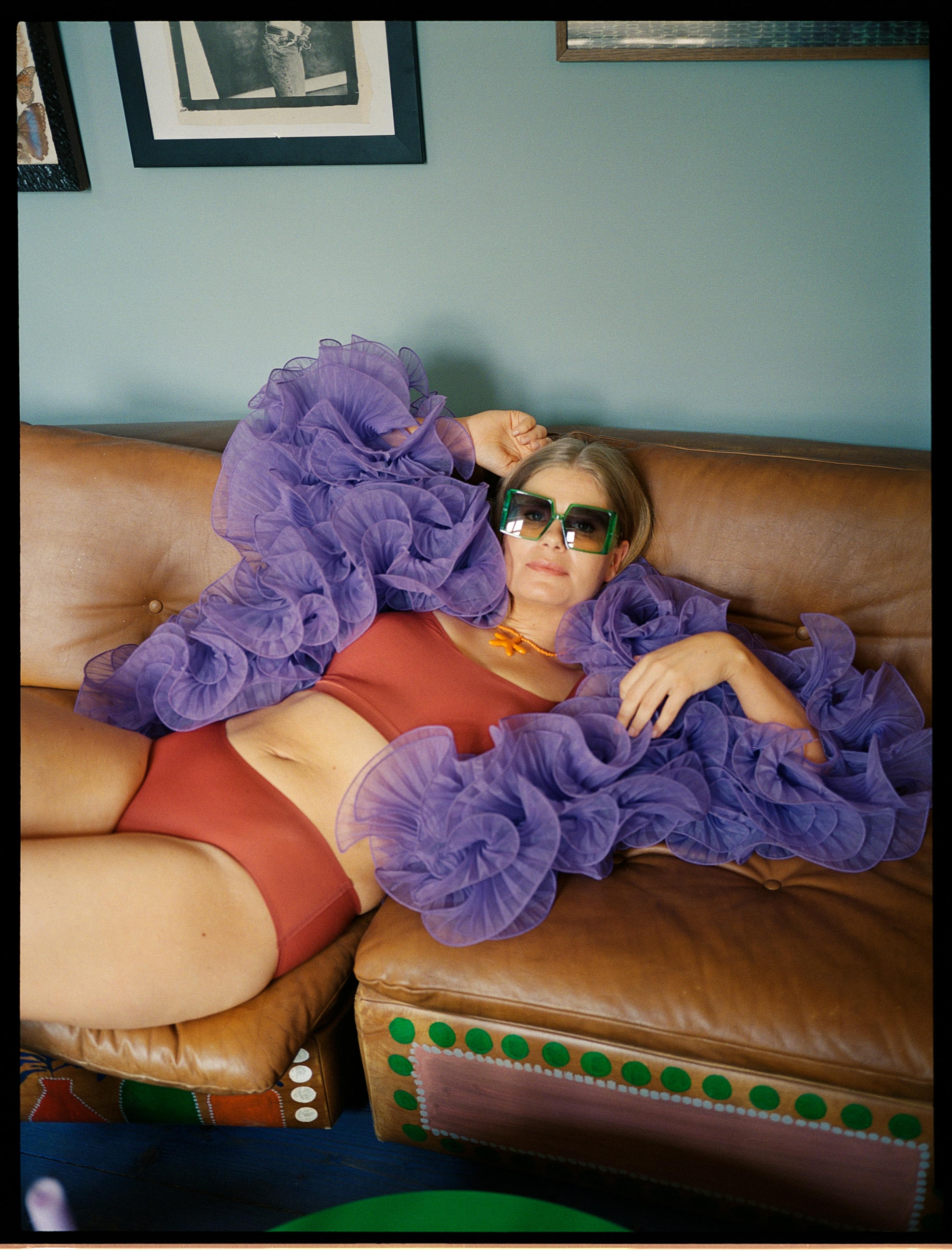 Sofie Linde smider tøjet i et samarbejde undertøjsgiganten Femilet.