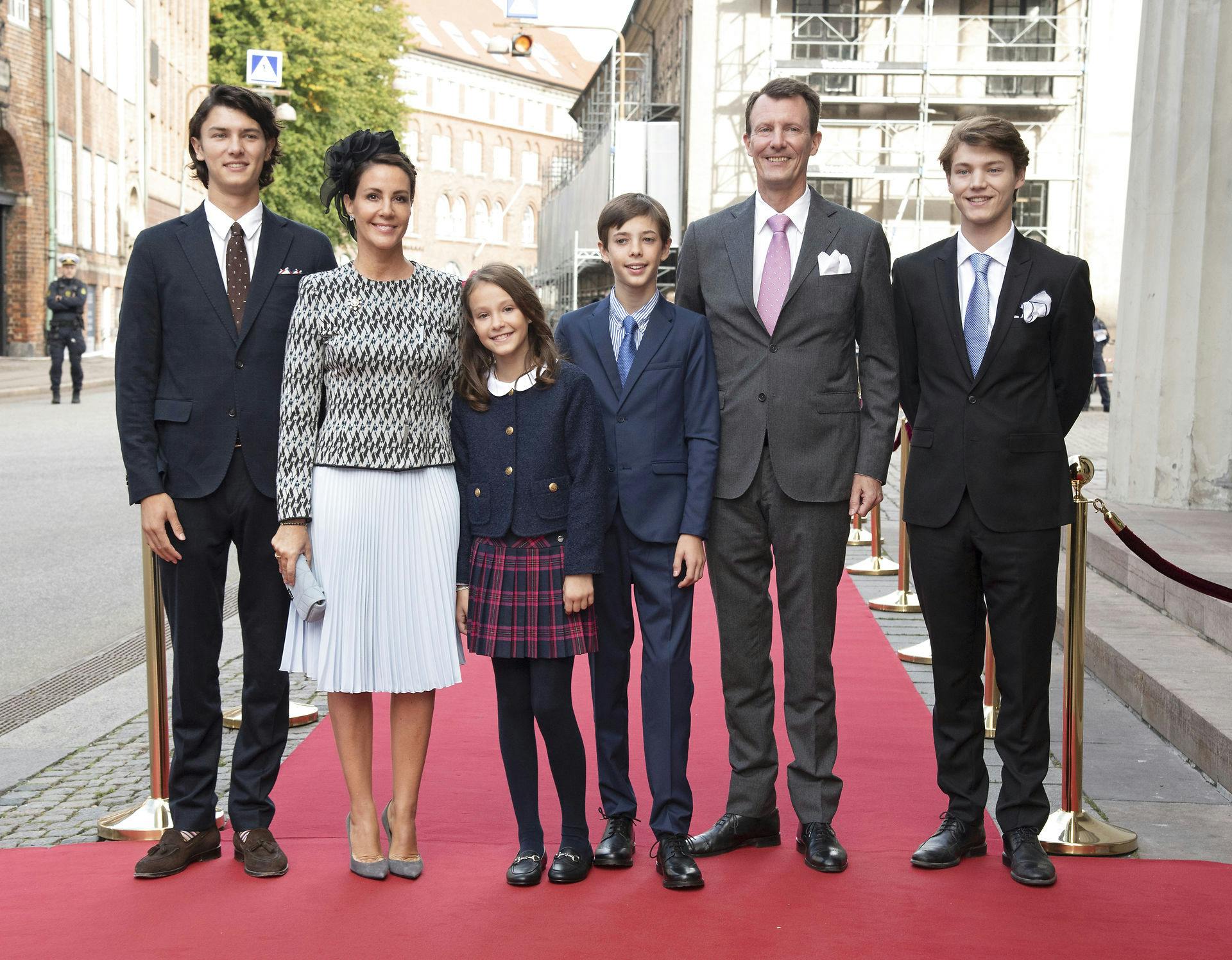 Nikolai, prinsesse Marie, Athena, Henrik, Prins Joachim og Felix.

