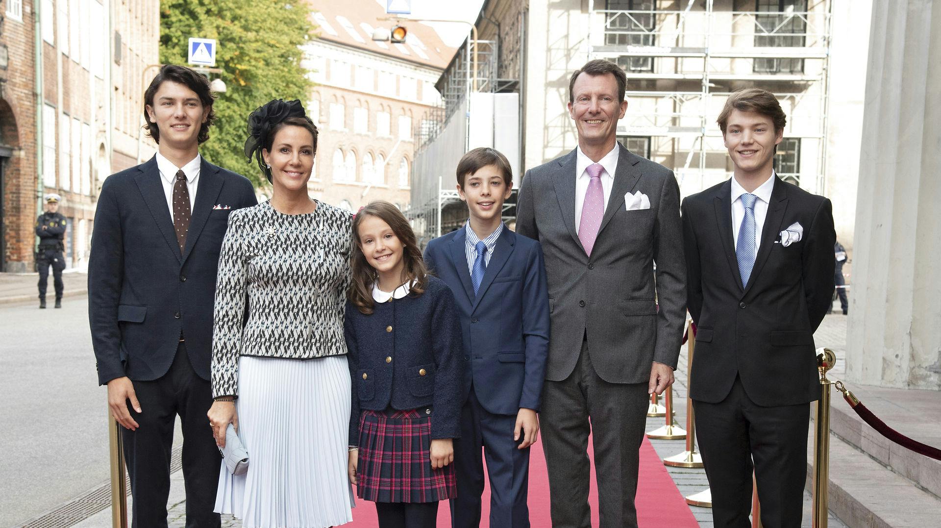 Nikolai, prinsesse Marie, Athena, Henrik, Prins Joachim og Felix.