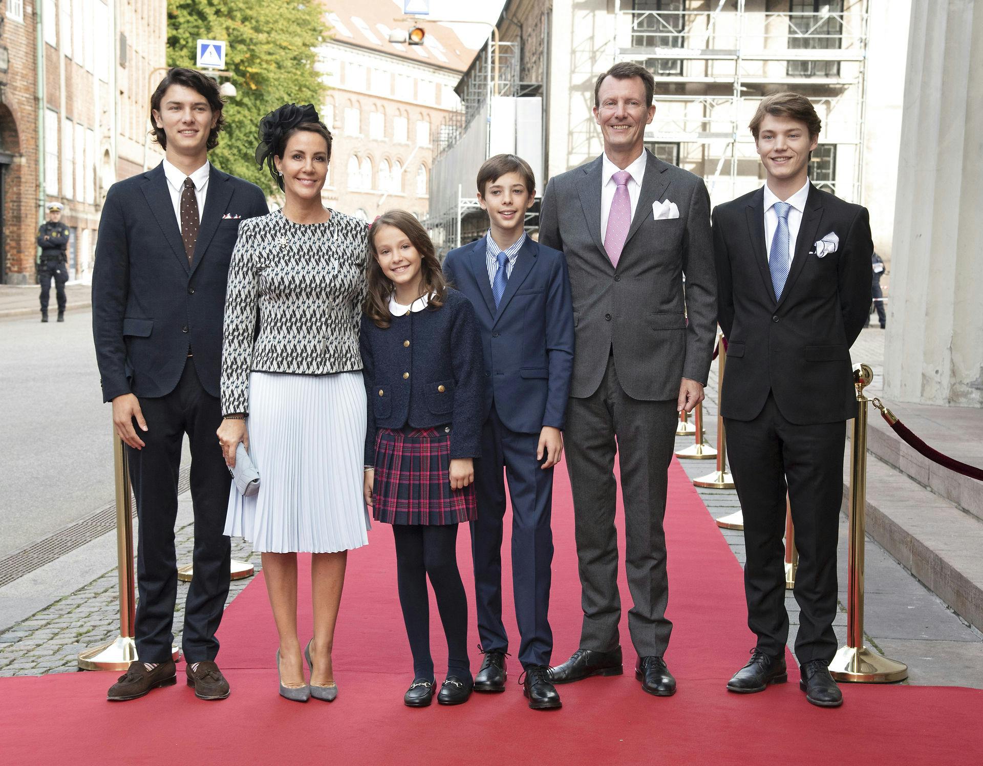 Nikolai, prinsesse Marie, Athena, Henrik, Prins Joachim og Felix.