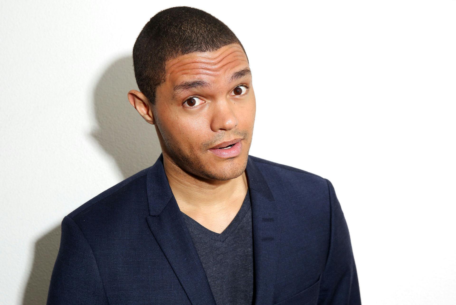 Trevor Noah vil hellere stå på en scene end foran et kamera i et studie.