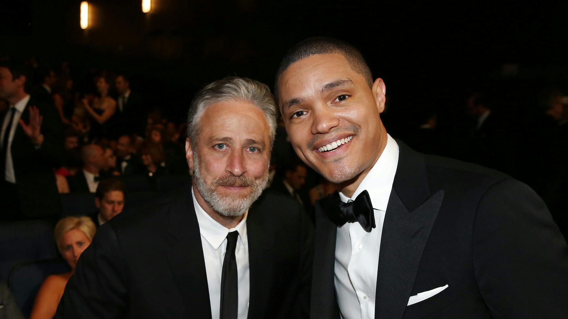 Trevor Noah overtog talkshowet efter ikonet Jon Stewart. Og Trevor fik aldrig den samme succes, som Jon lykkedes at få.