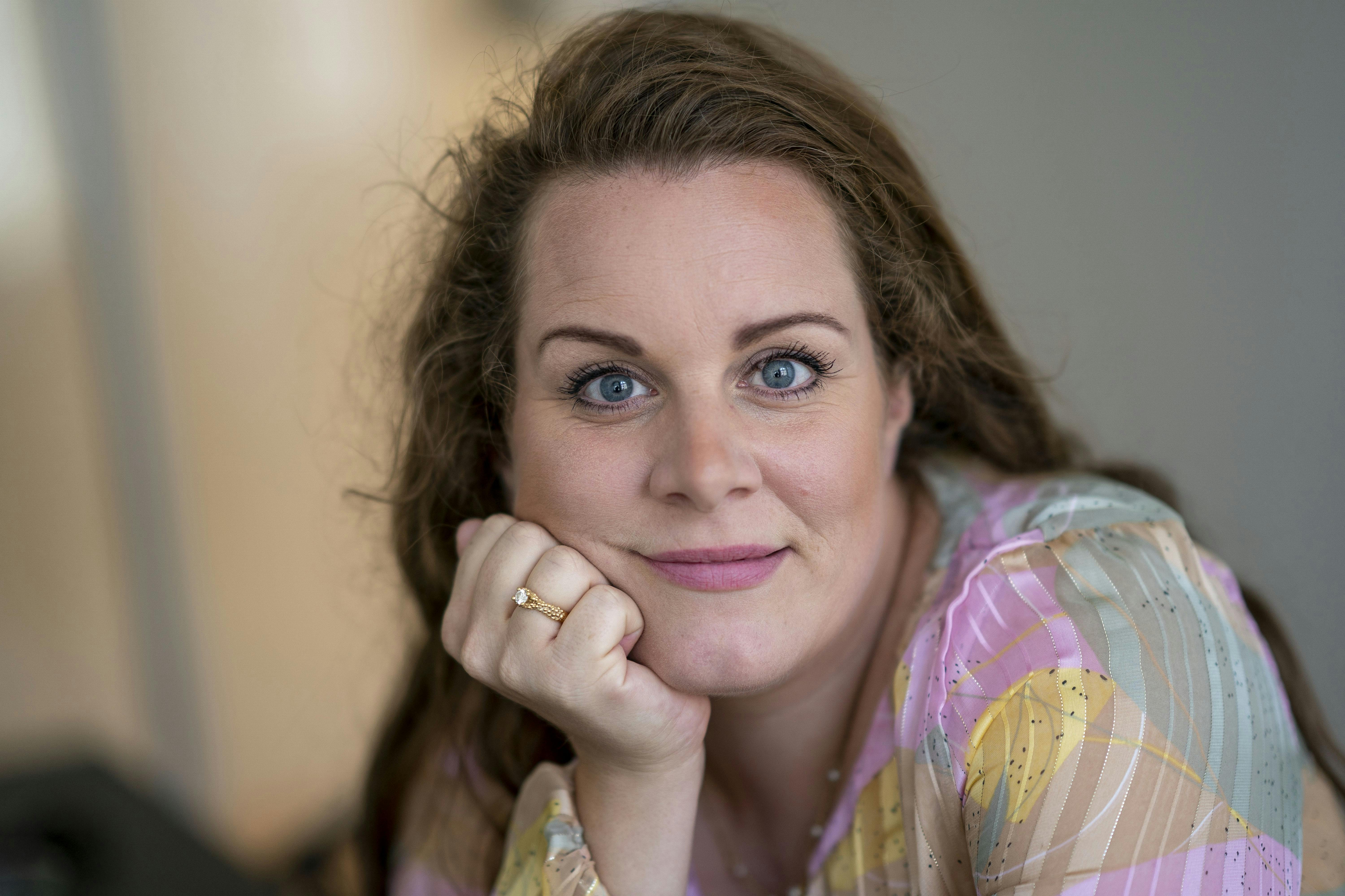 På turen måtte Lise undvære sin datter og mand, men der var heldigvis andre hun kunne tage sig af.
– Jeg gik i “mor-mode”, for jeg kunne godt se, at det ikke var sjovt at sidde med tæt på 39 i feber.