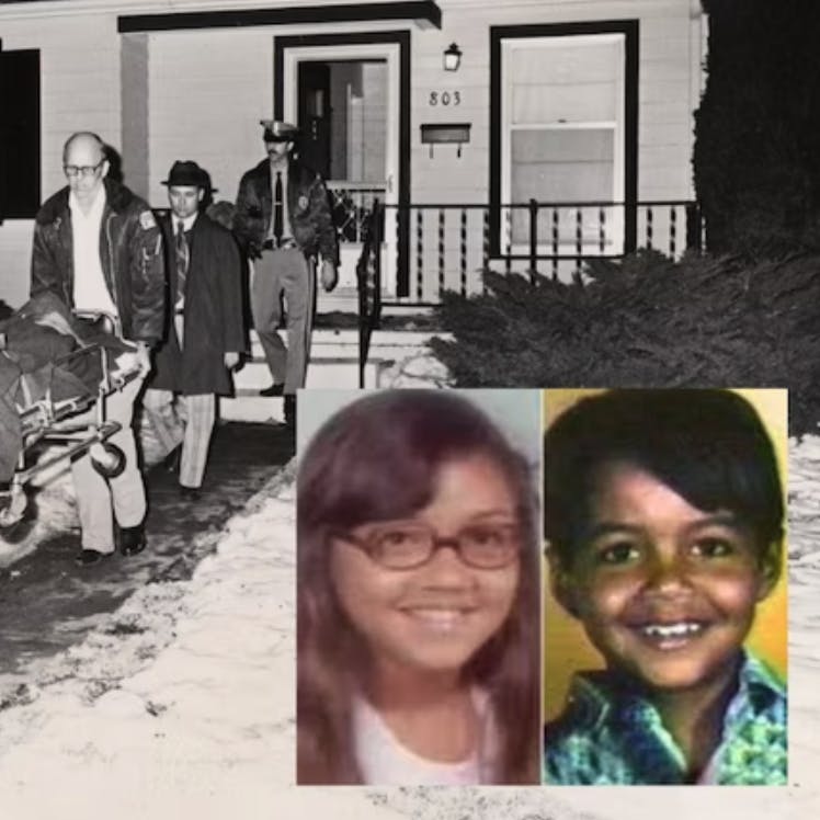 Et af ofrene fra Otero-familien bæres ud. BTK-morderen slog både Josephine, 11, og Joseph Jr., 9, ihjel.